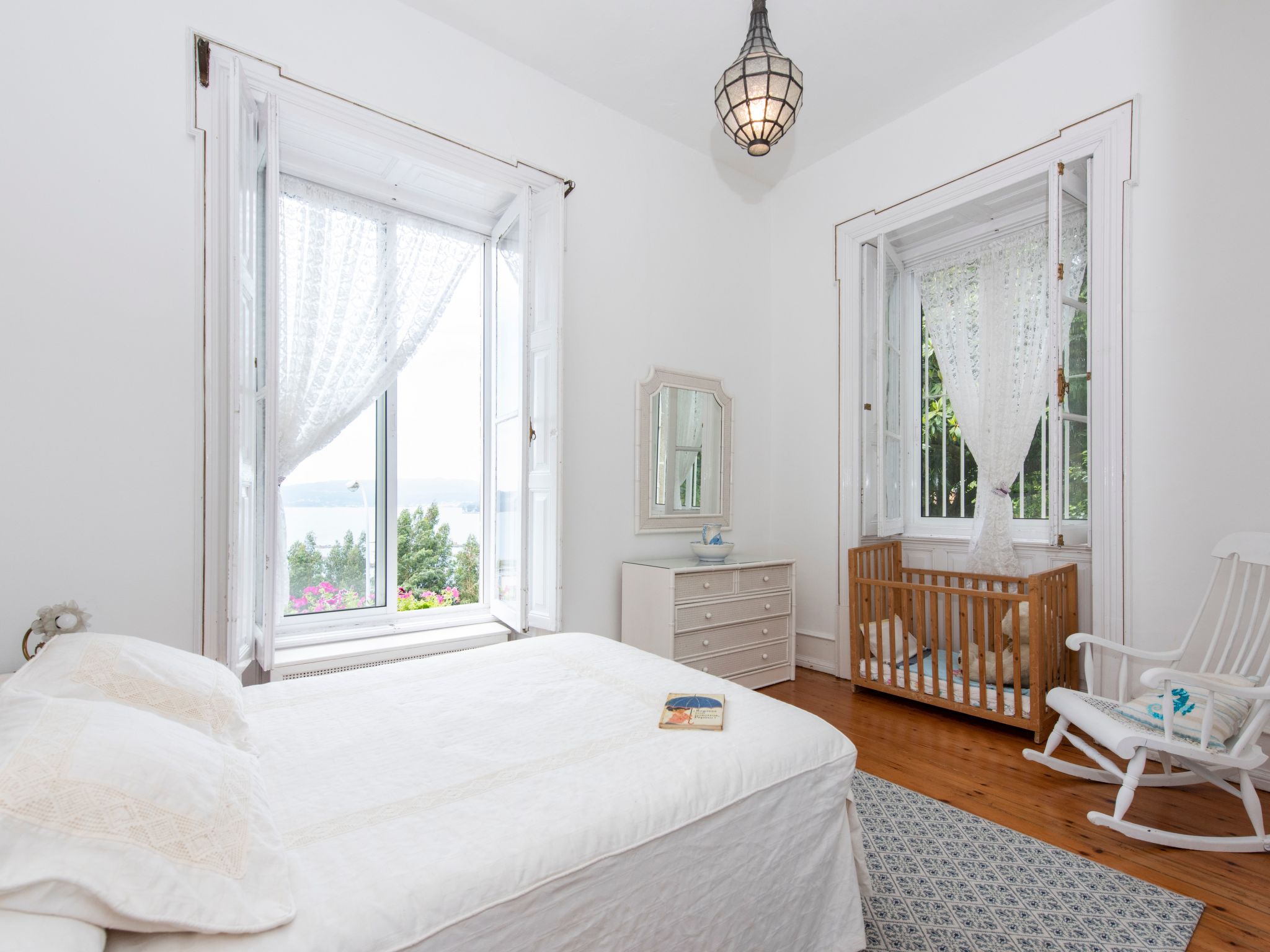 Für 12 Personen und 2 Kinder in Redondela, Costa Verde Spanien (Rías Baixas)-Binnen