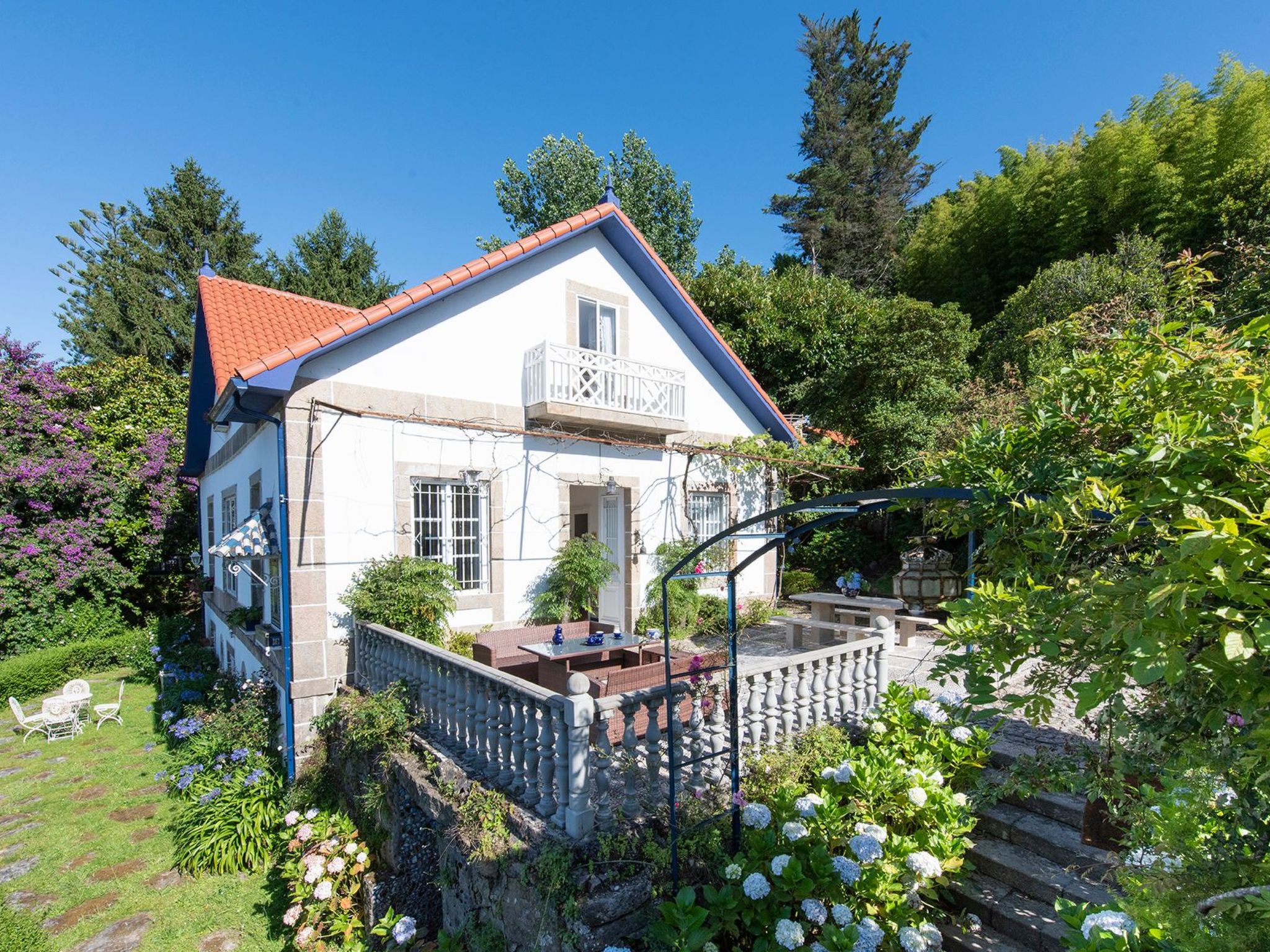 Für 12 Personen und 2 Kinder in Redondela, Costa Verde Spanien (Rías Baixas)-Binnen