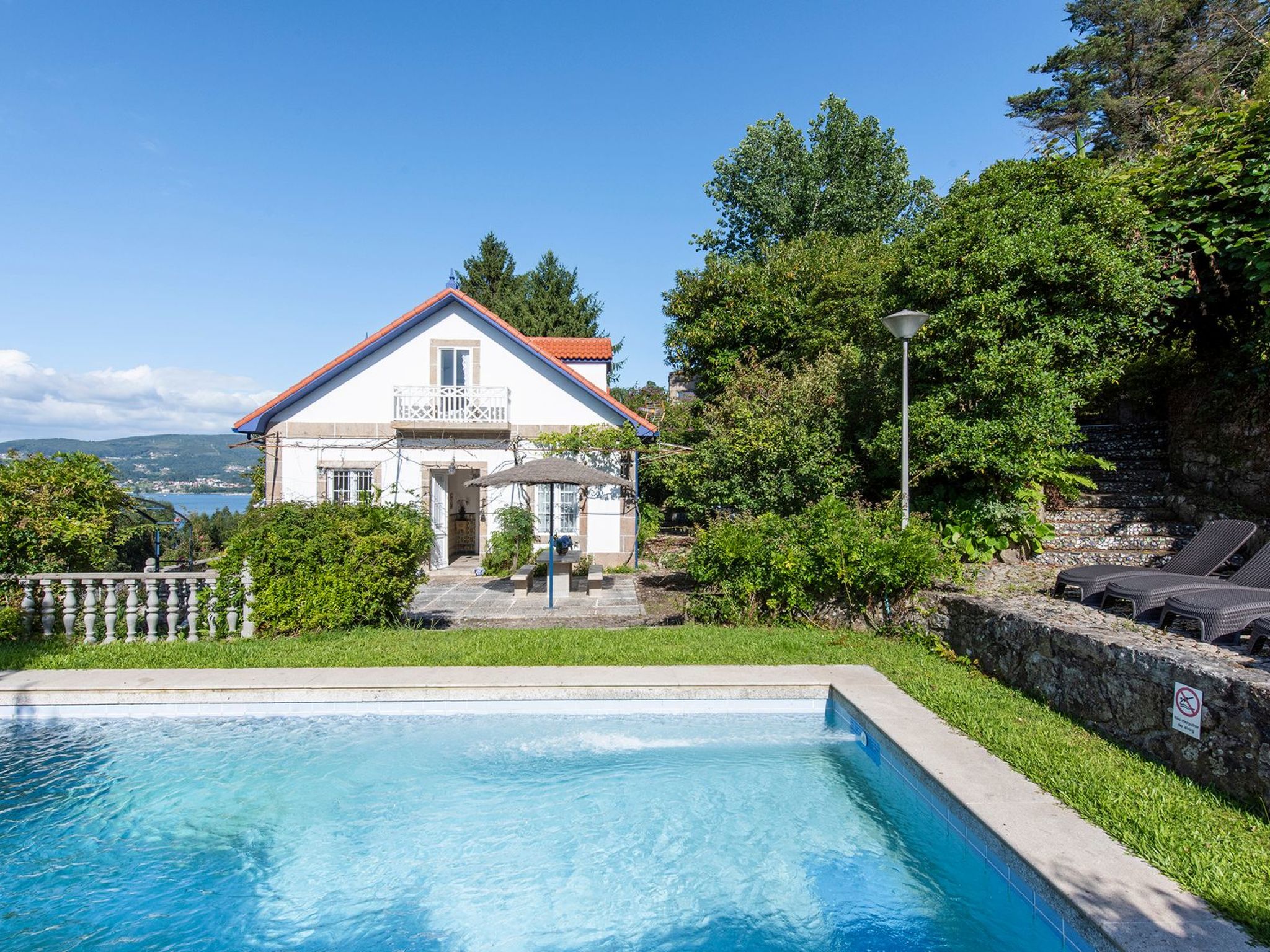 Für 12 Personen und 2 Kinder in Redondela, Costa Verde Spanien (Rías Baixas)-Binnen