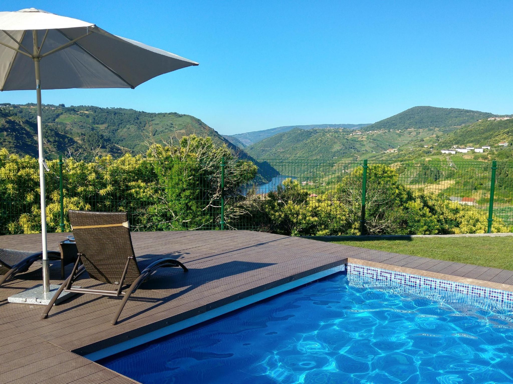 Mit Privatpool-Image-tags.info