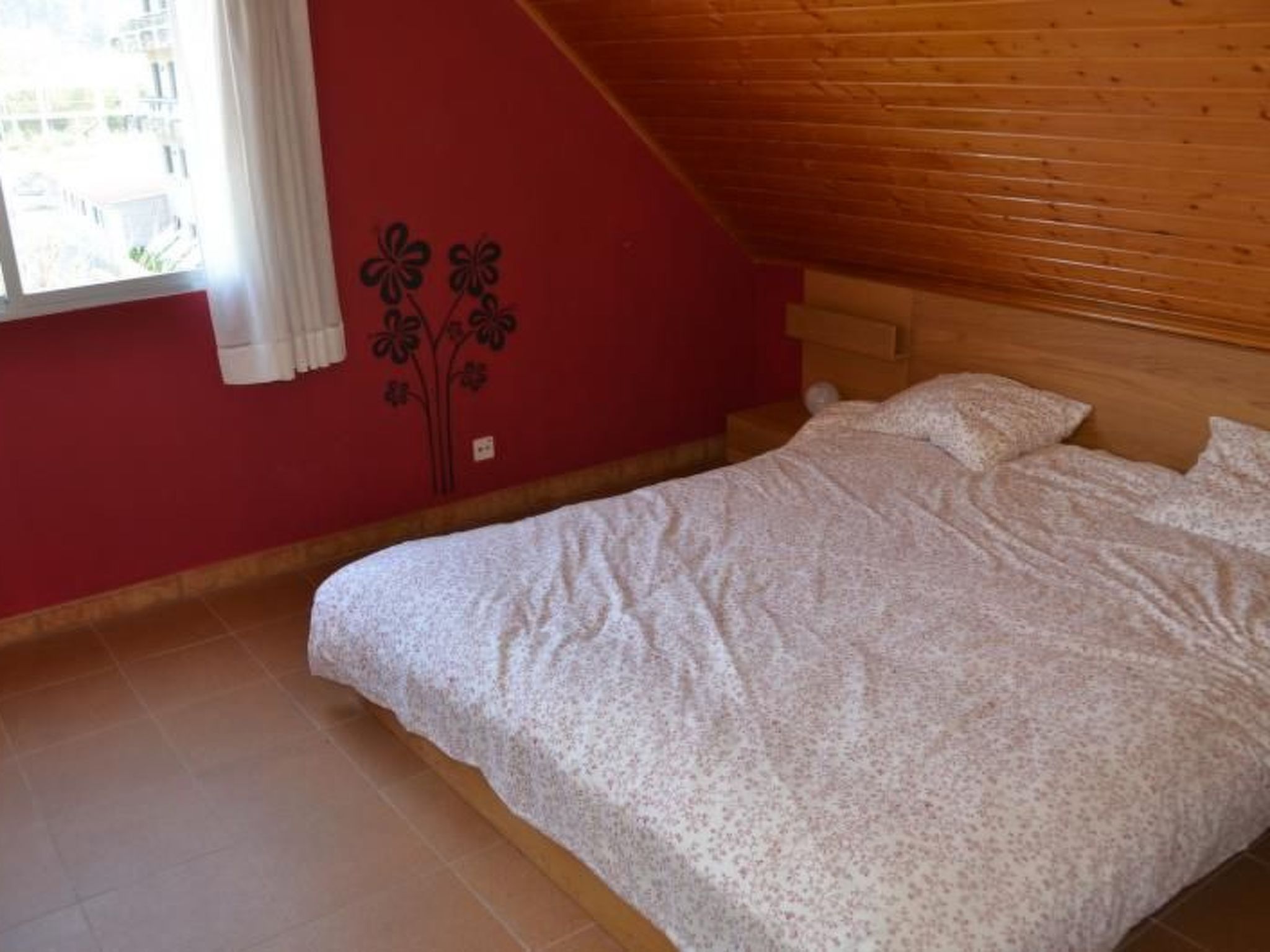 Sehr helle Villa in Strandnähe mit großem Garten und überdachter Terrasse - Drinnen