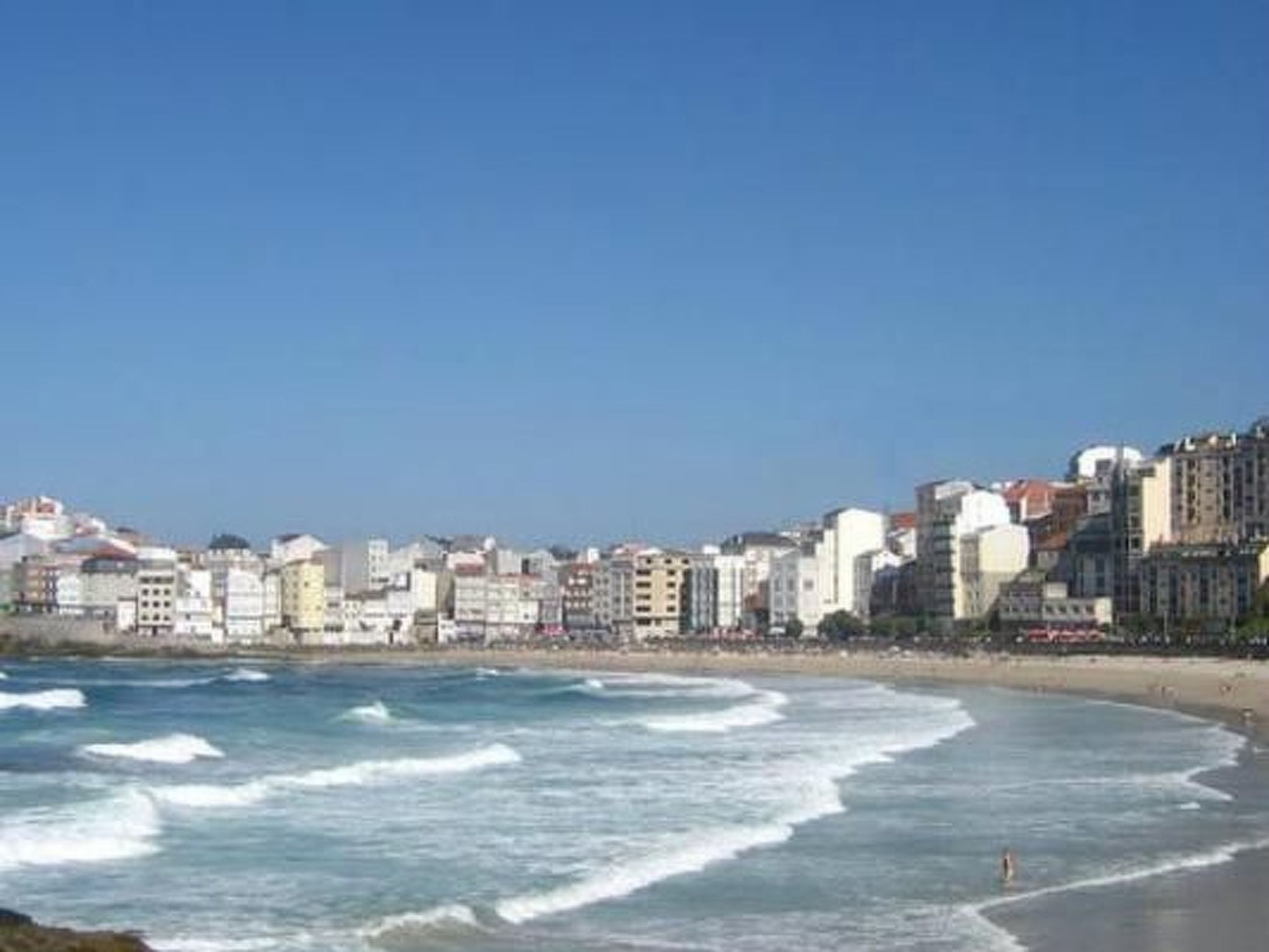 Zonnig penthouse met panoramisch dakterras op 300 meter van de zee in Malpica - foto 46