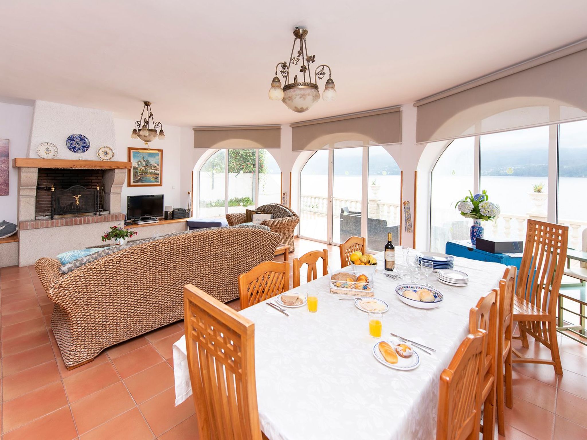 Tolle Villa oberhalb der Bucht Ria de Vigo - Drinnen