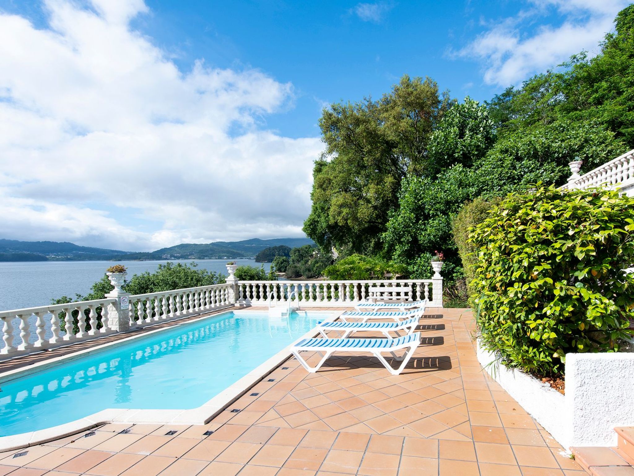 Tolle Villa oberhalb der Bucht Ria de Vigo - Draußen