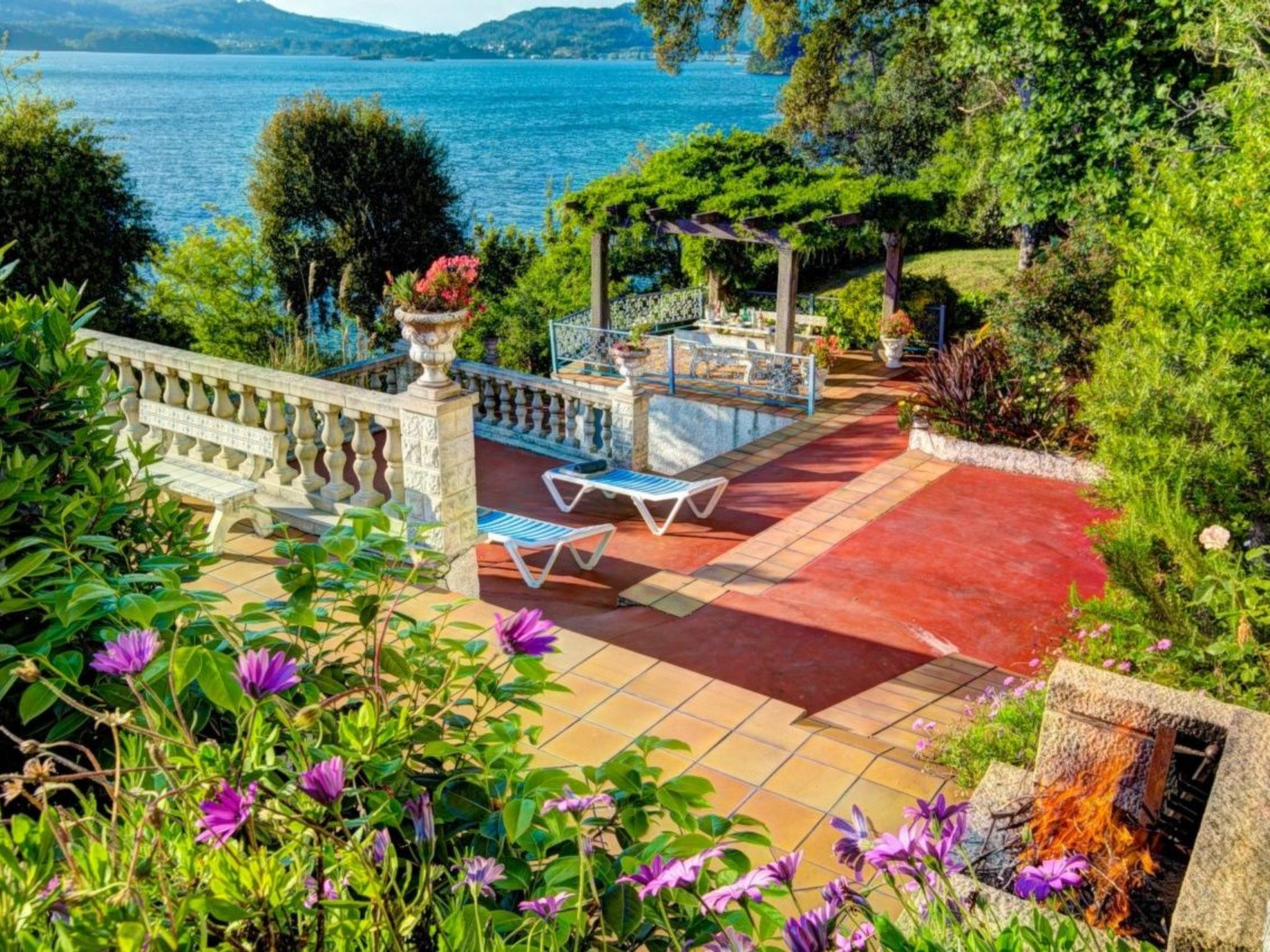 Tolle Villa oberhalb der Bucht Ria de Vigo - Draußen