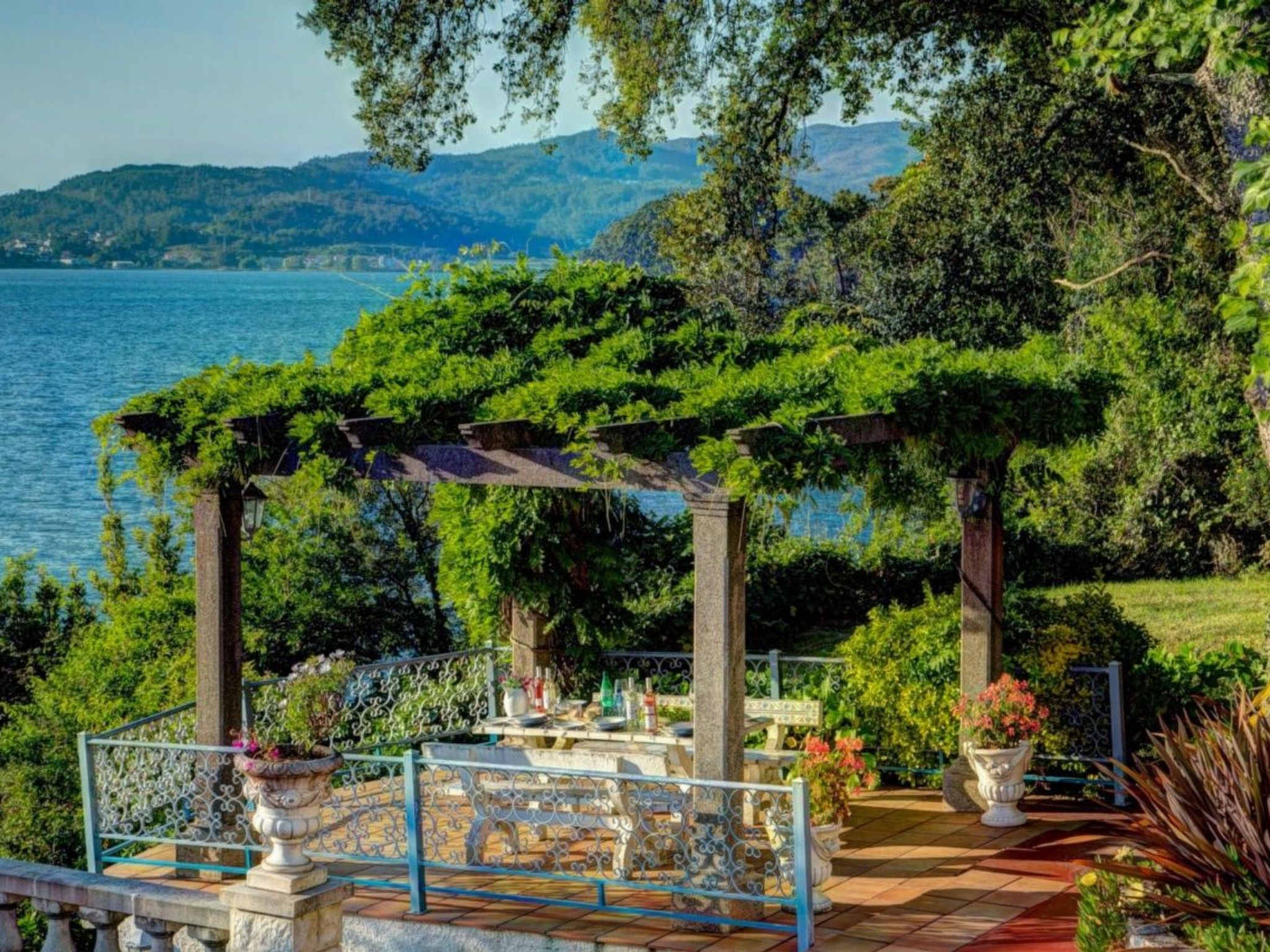 Tolle Villa oberhalb der Bucht Ria de Vigo - Draußen