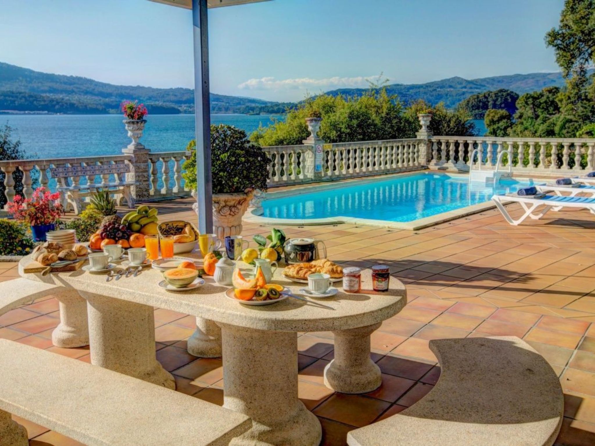 Tolle Villa oberhalb der Bucht Ria de Vigo - Draußen