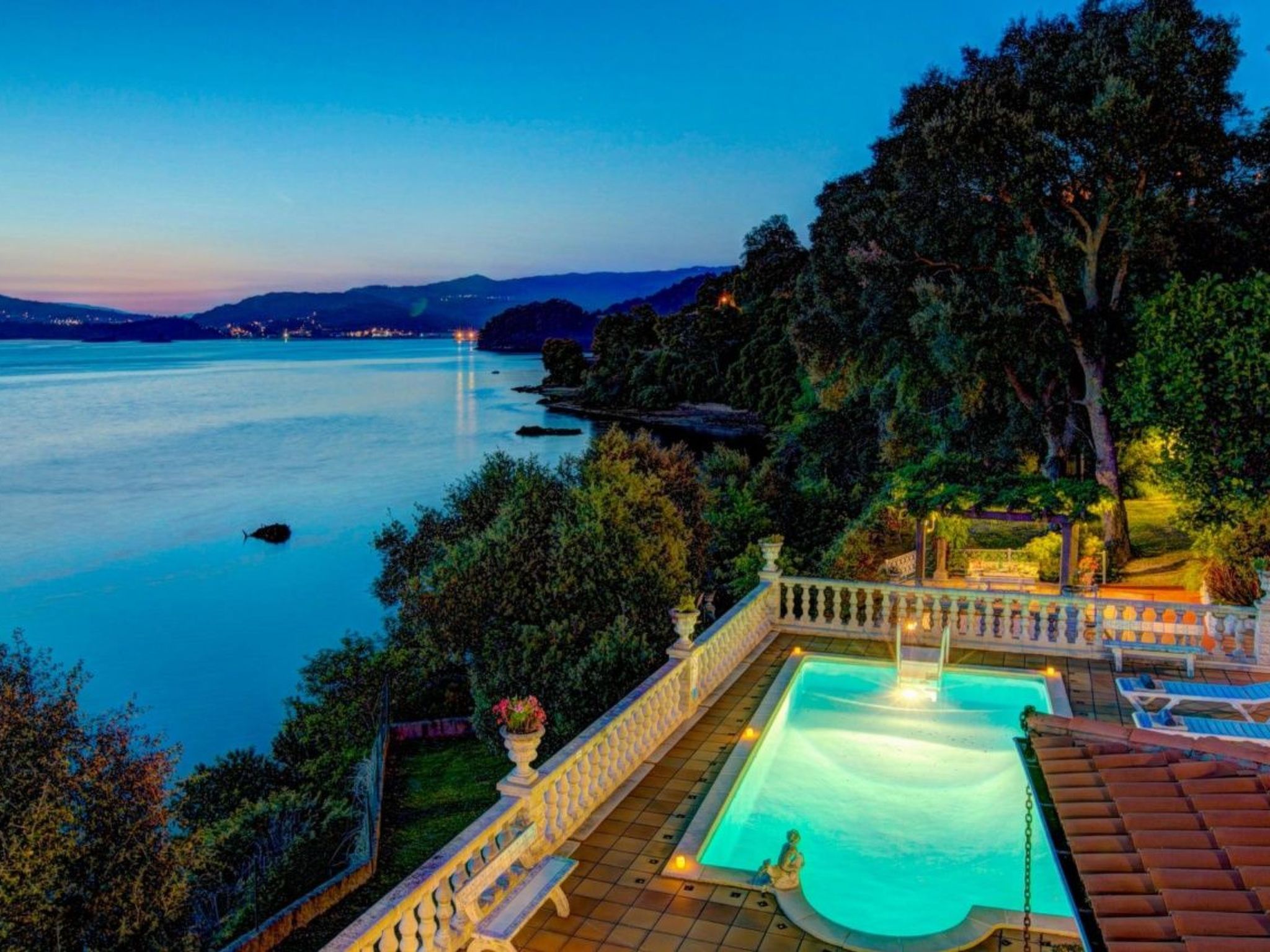 Tolle Villa oberhalb der Bucht Ria de Vigo - Draußen