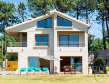 Vrijstaande villa aan de kust van Sanxenxo met 4 slaapkamers - thumbnail 1
