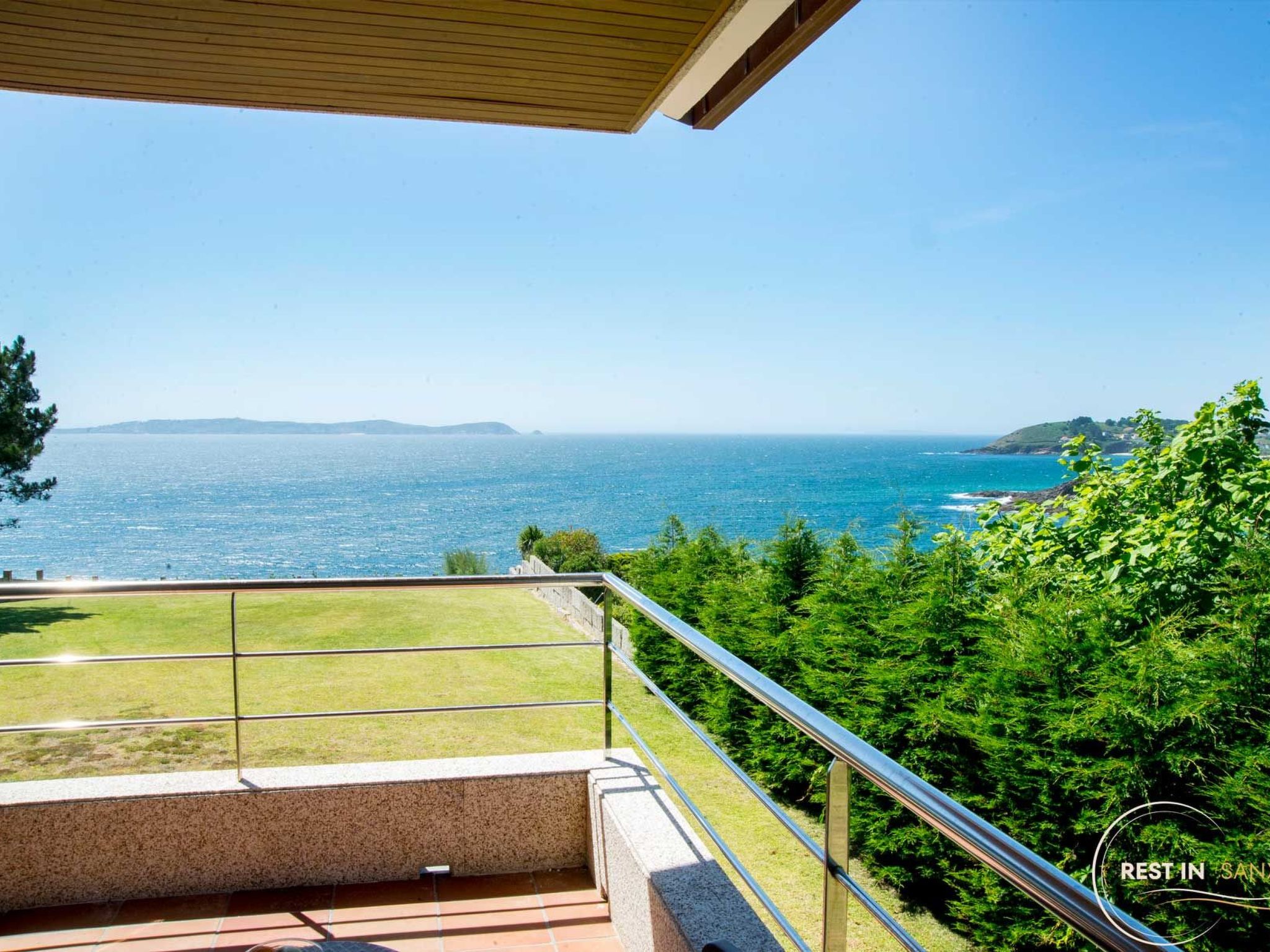 Vrijstaande villa aan de kust van Sanxenxo met 4 slaapkamers - foto 32