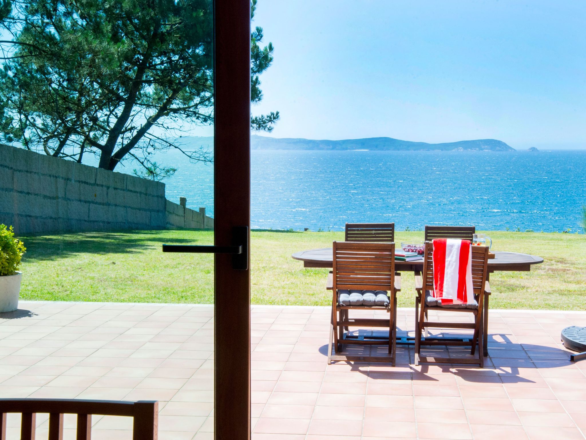 Vrijstaande villa aan de kust van Sanxenxo met 4 slaapkamers - foto 46