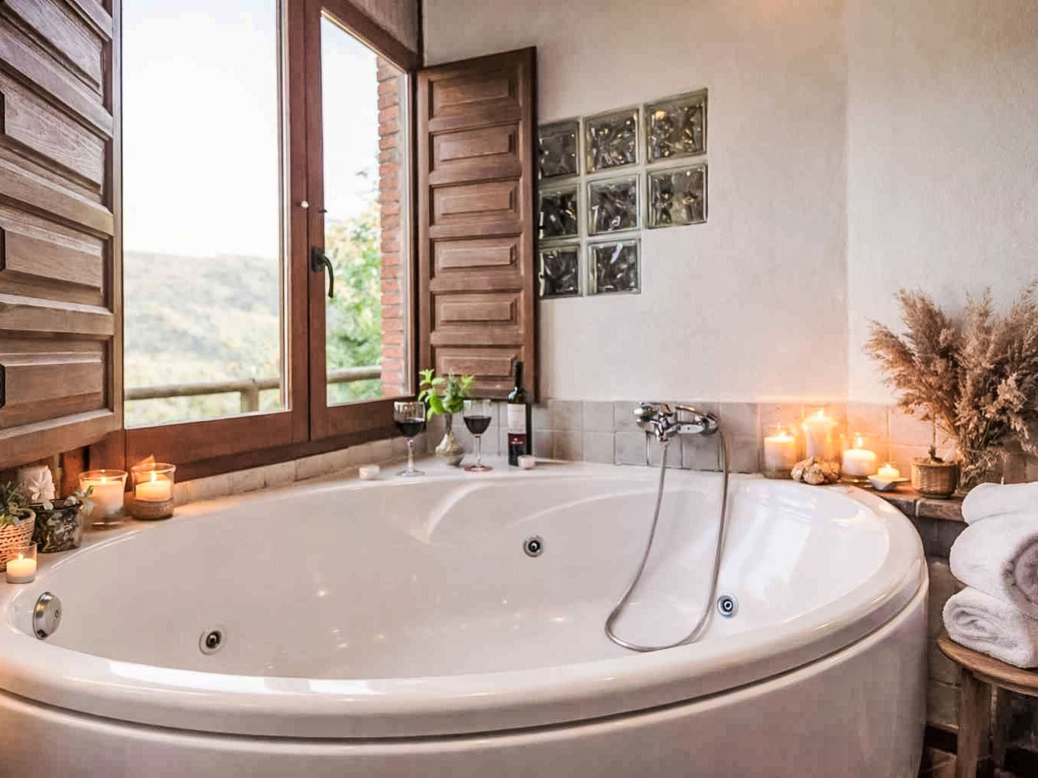 Vrijstaand huisje met jacuzzi, open haard en spectaculair uitzicht in Asturië - foto 26