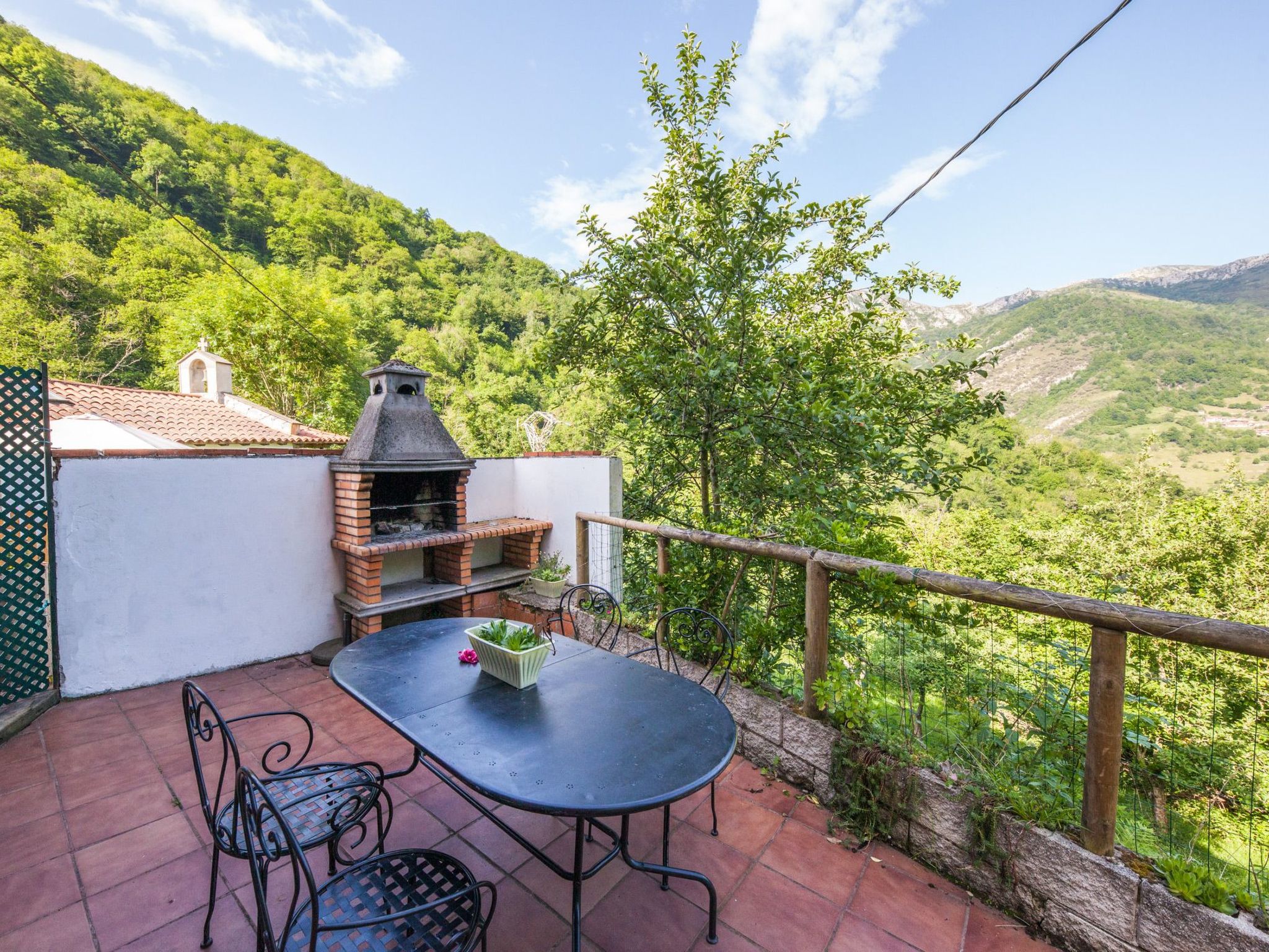 Jacuzzi, Kamin, Grill und spektakuläre Aussicht-Binnen