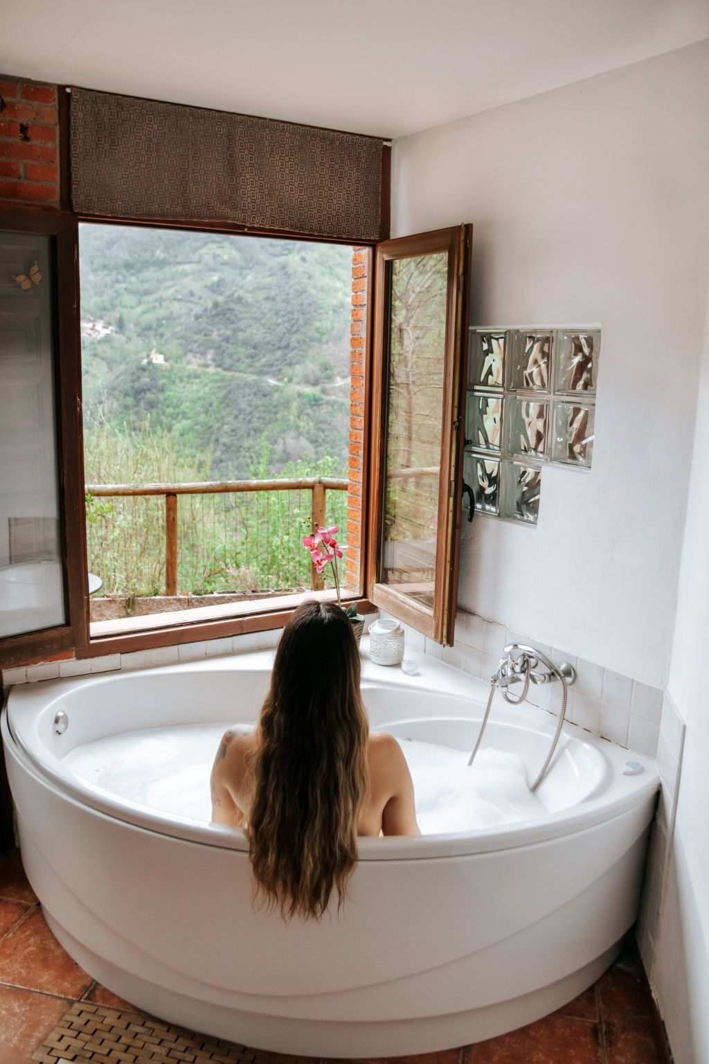 Jacuzzi, Kamin, Grill und spektakuläre Aussicht-Binnen