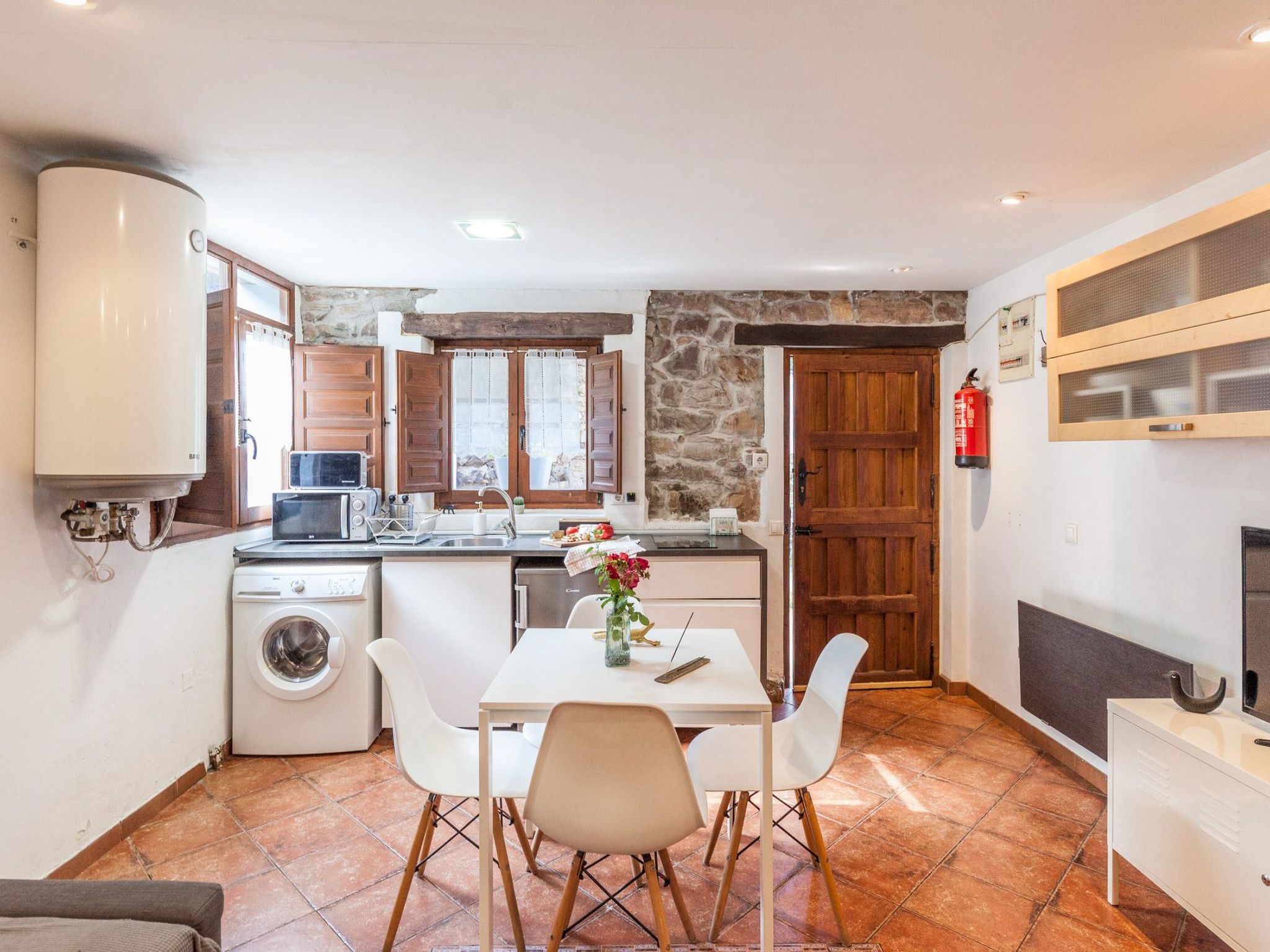 Jacuzzi, Kamin, Grill und spektakuläre Aussicht-Binnen