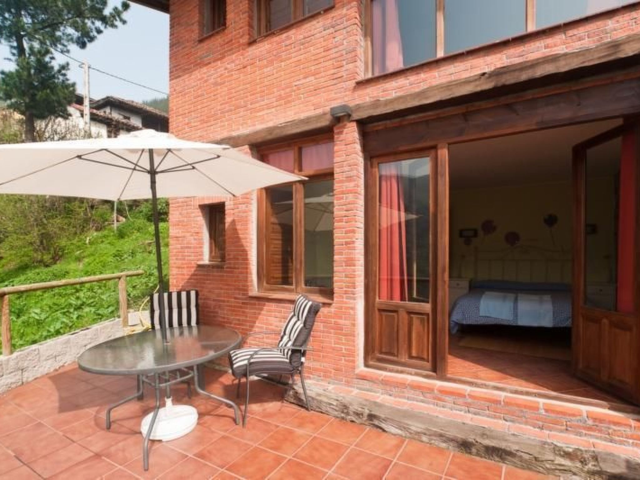 Jacuzzi, Kamin, Grill und spektakuläre Aussicht-Binnen