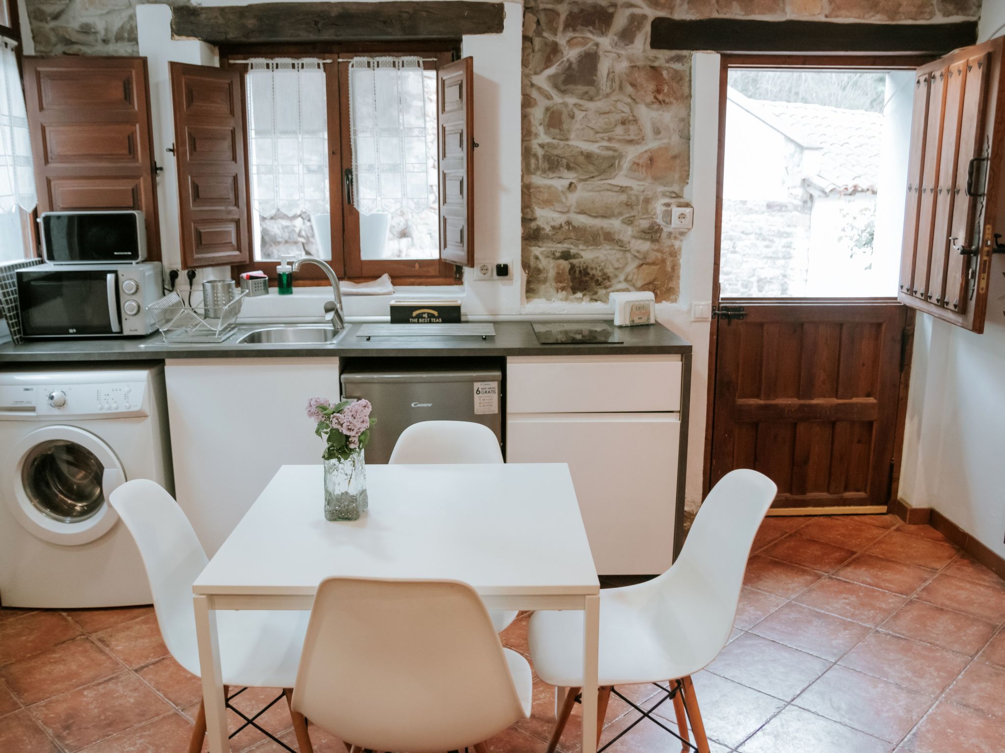 Jacuzzi, Kamin, Grill und spektakuläre Aussicht-Binnen