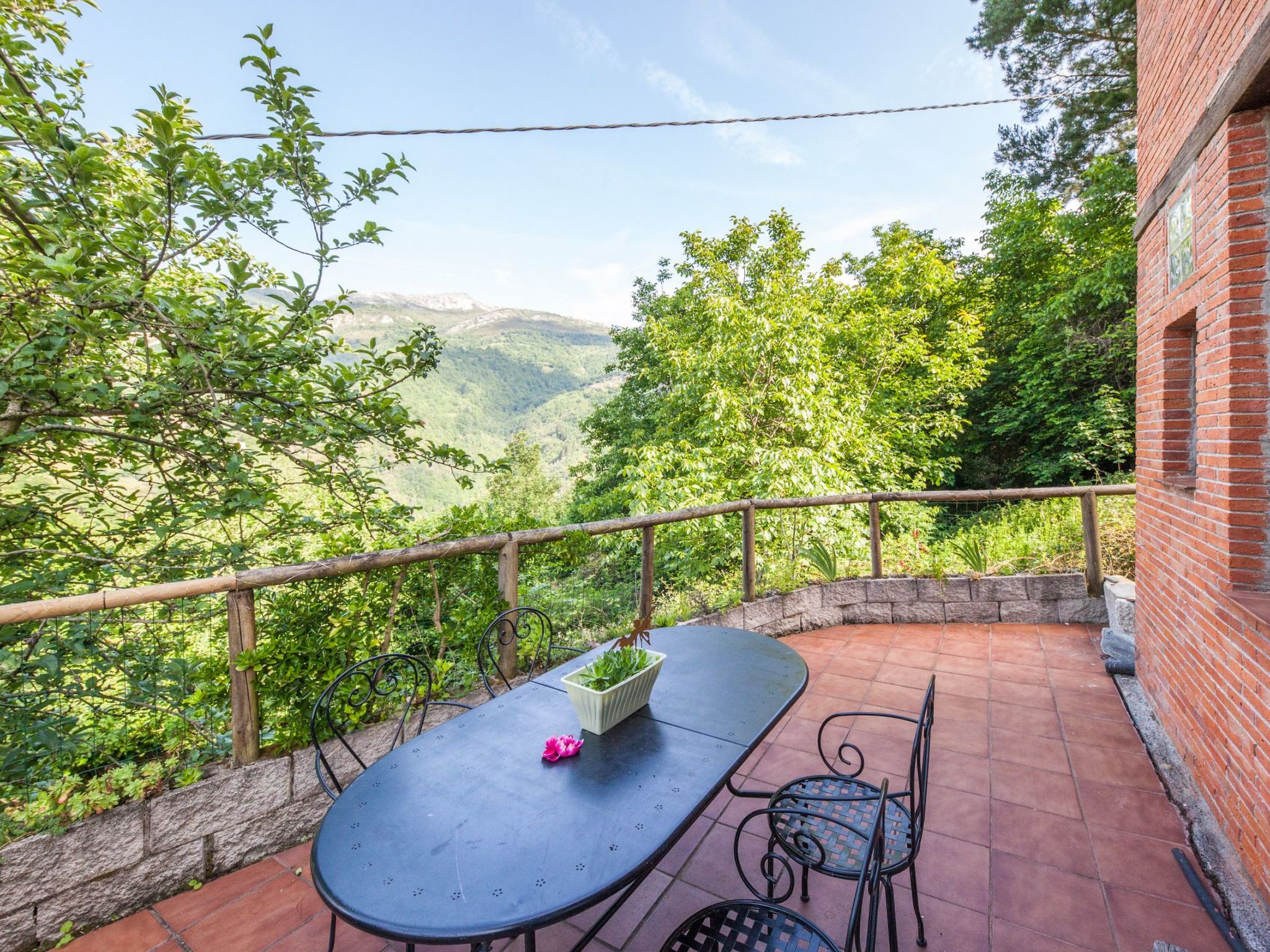 Jacuzzi, Kamin, Grill und spektakuläre Aussicht-Binnen