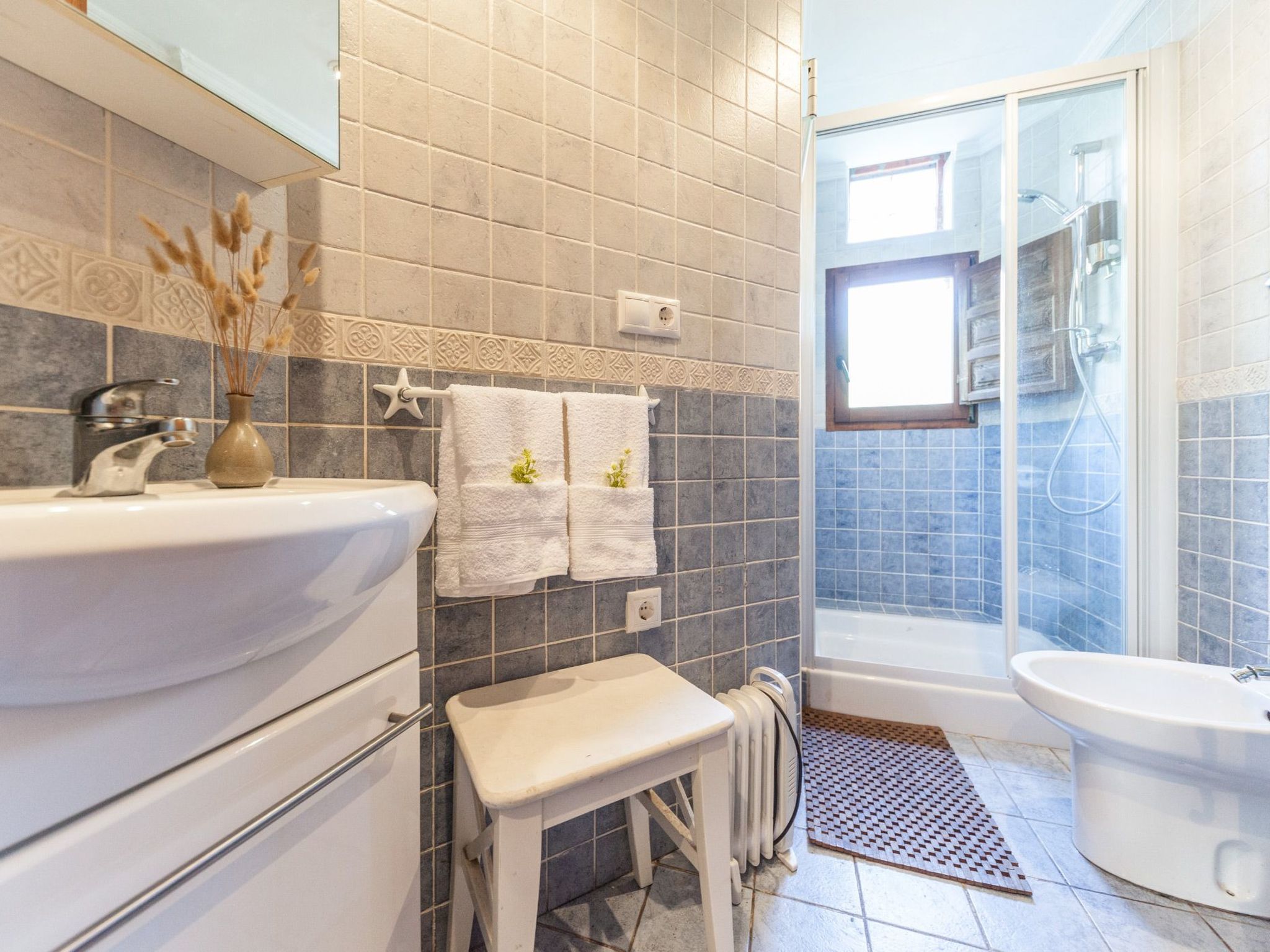 Jacuzzi, Kamin, Grill und spektakuläre Aussicht-Binnen