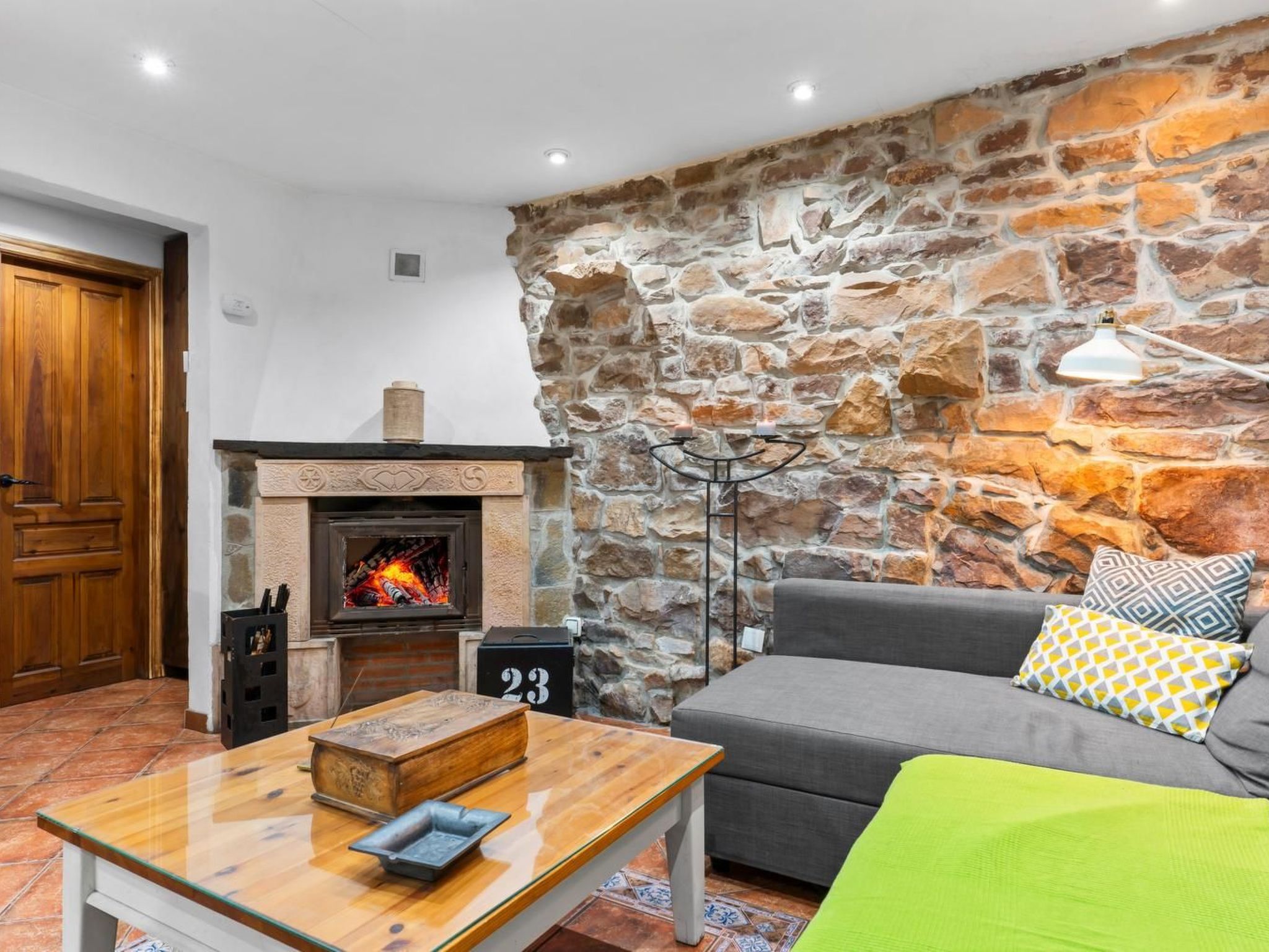 Jacuzzi, Kamin, Grill und spektakuläre Aussicht-Binnen