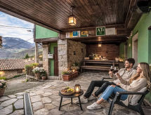 Romantische berghut in Asturië met privé jacuzzi, open haard en uitzicht - thumbnail 3