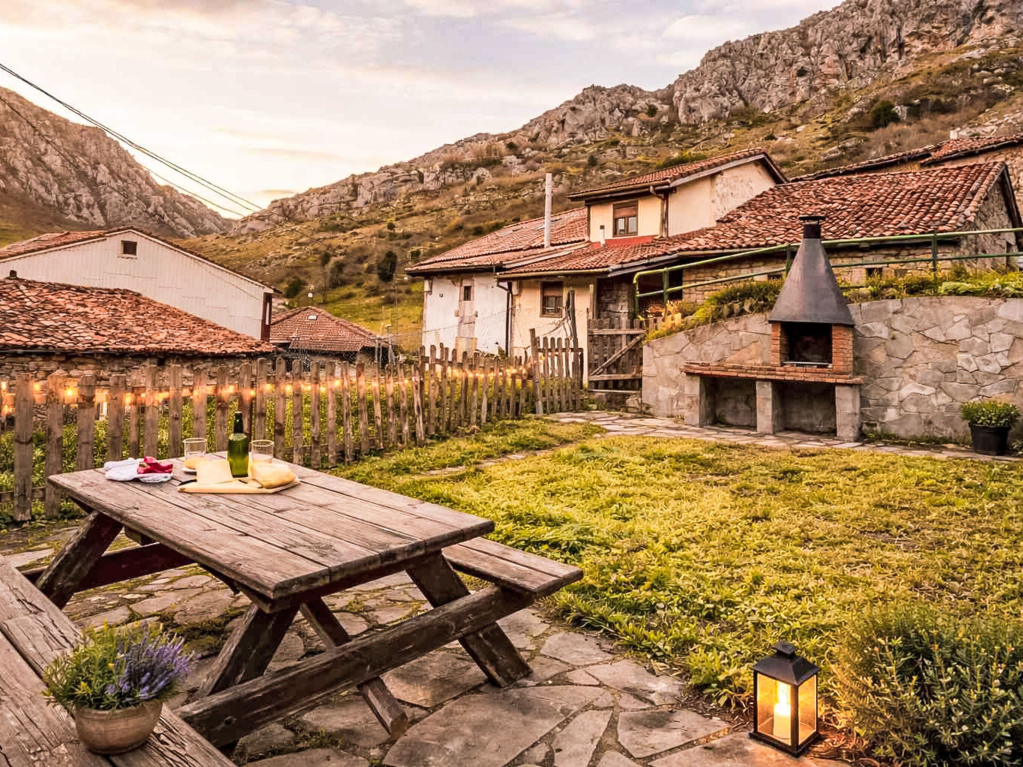 Berghütte mit Terrasse, Kamin und Jacuzzi