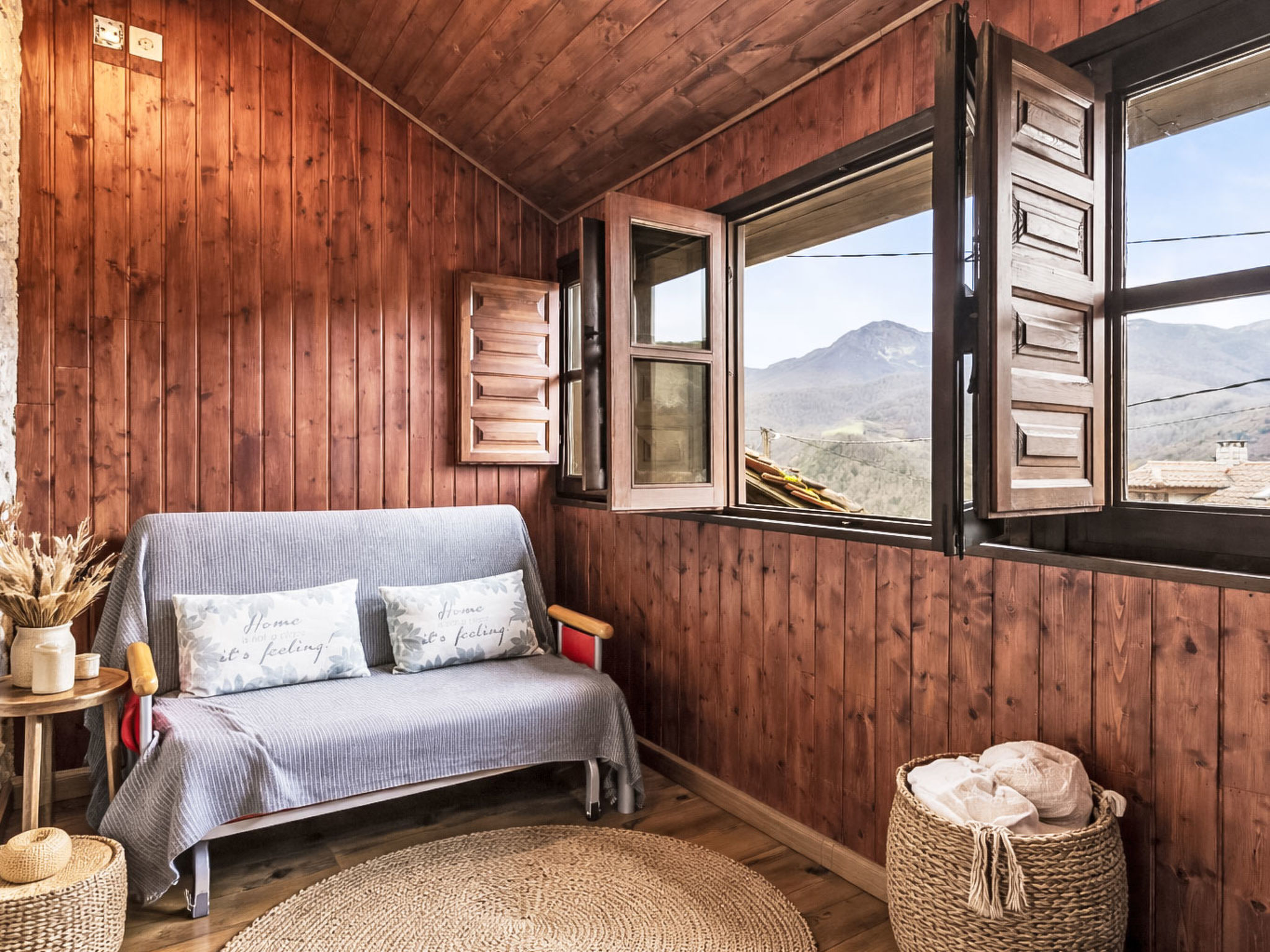 Romantische berghut in Asturië met privé jacuzzi, open haard en uitzicht - foto 23