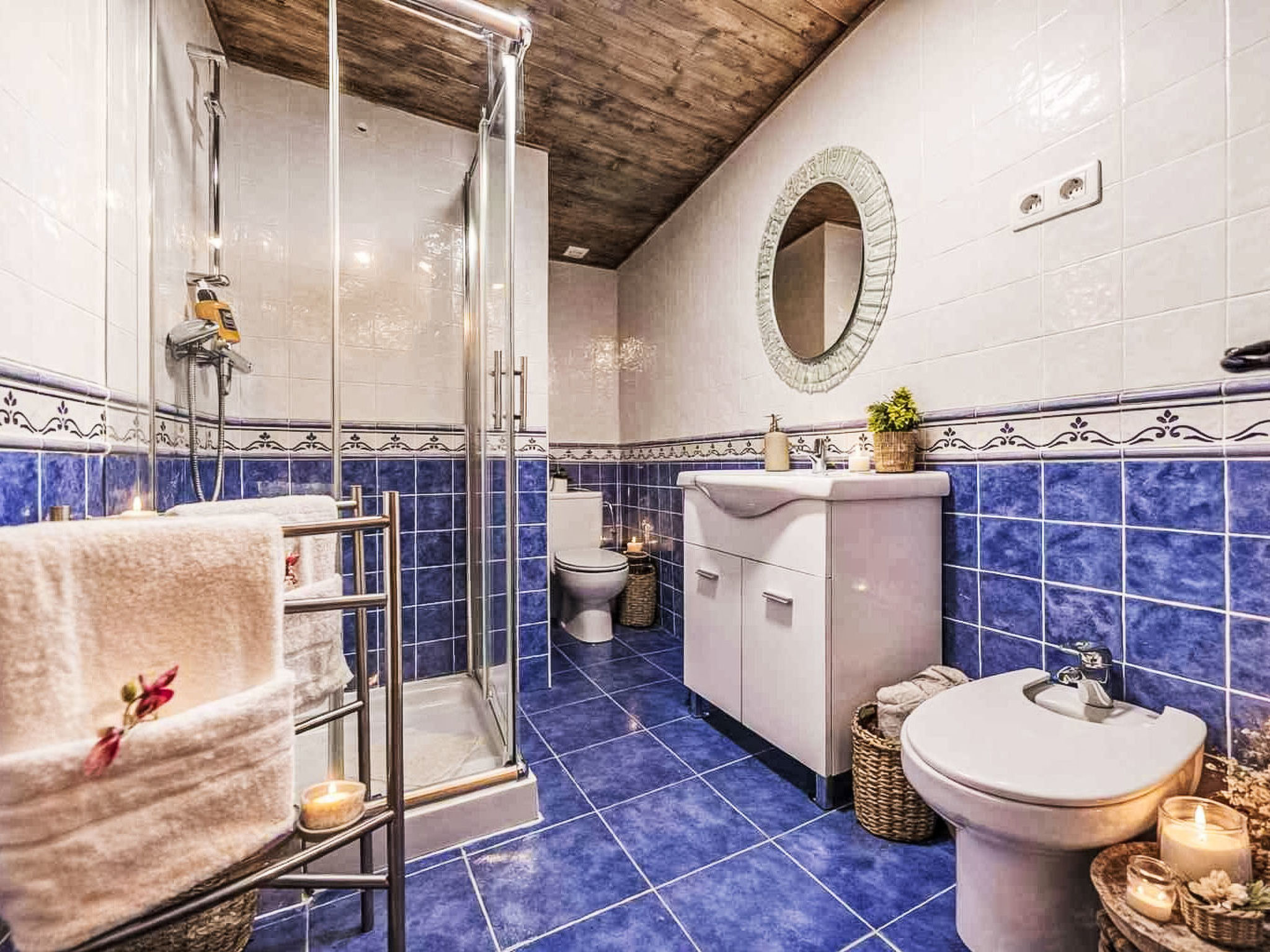 Romantische berghut in Asturië met privé jacuzzi, open haard en uitzicht - foto 36