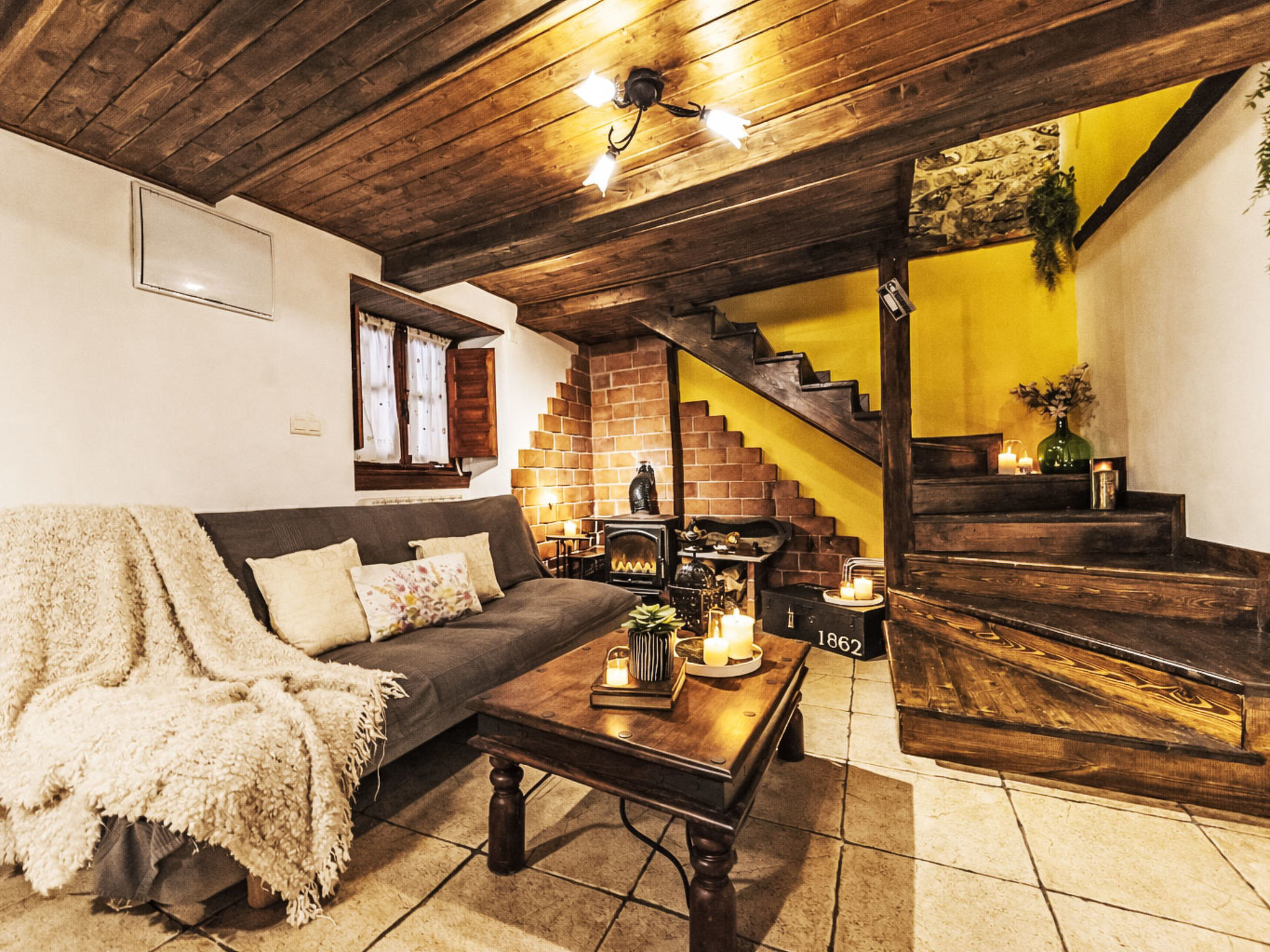 Romantische berghut in Asturië met privé jacuzzi, open haard en uitzicht - foto 30