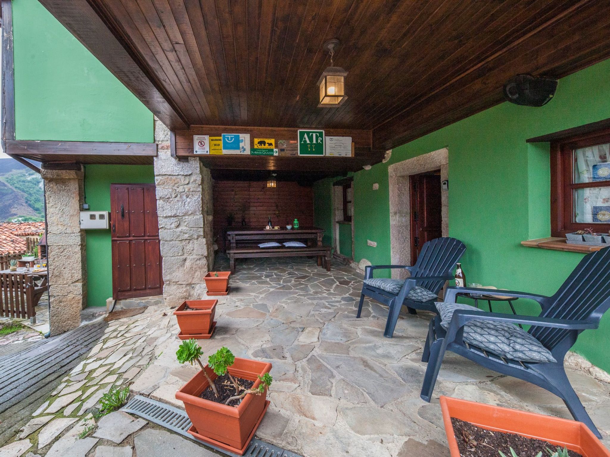 Berghütte mit Terrasse, Kamin und Jacuzzi-Binnen