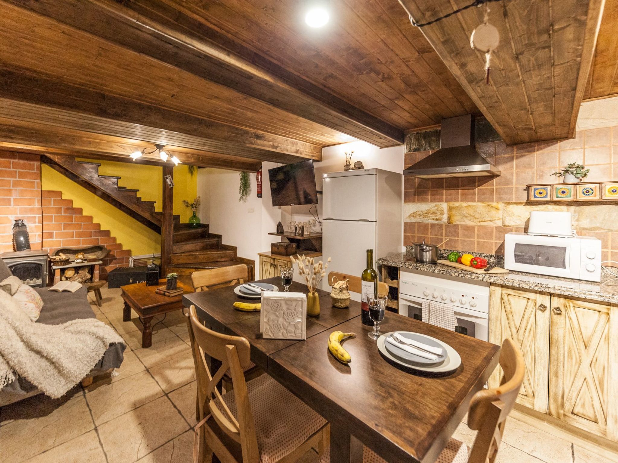 Berghütte mit Terrasse, Kamin und Jacuzzi-Binnen