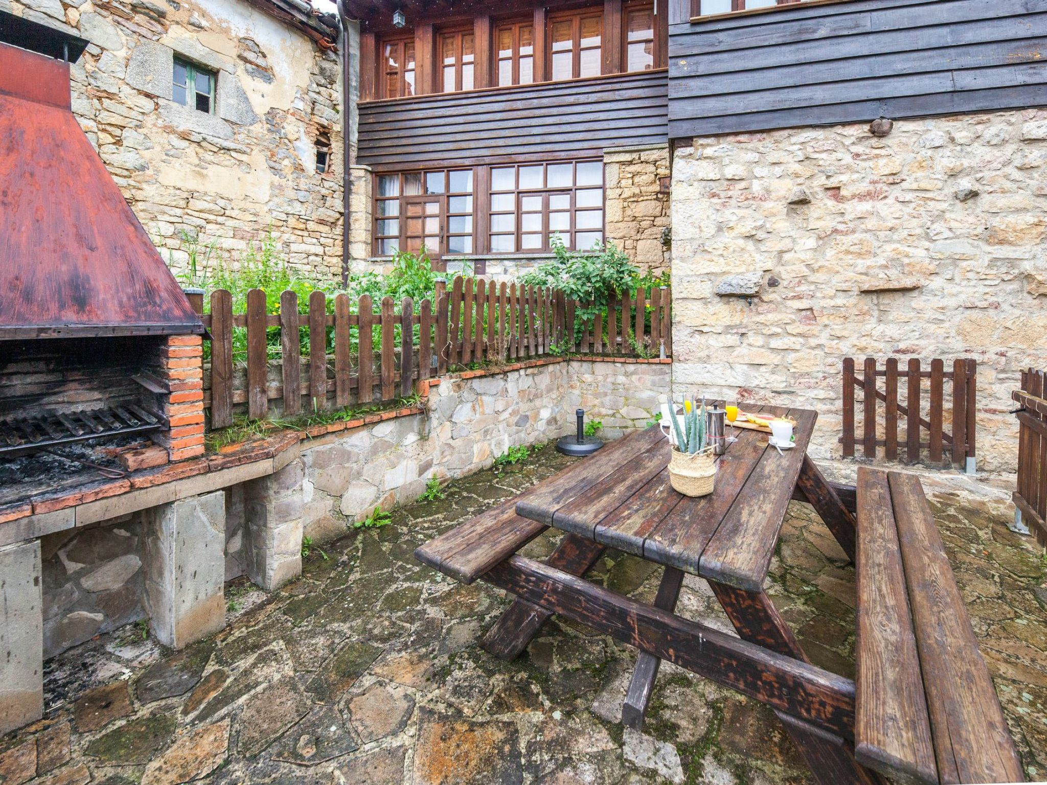 Berghütte mit Terrasse, Kamin und Jacuzzi-Binnen