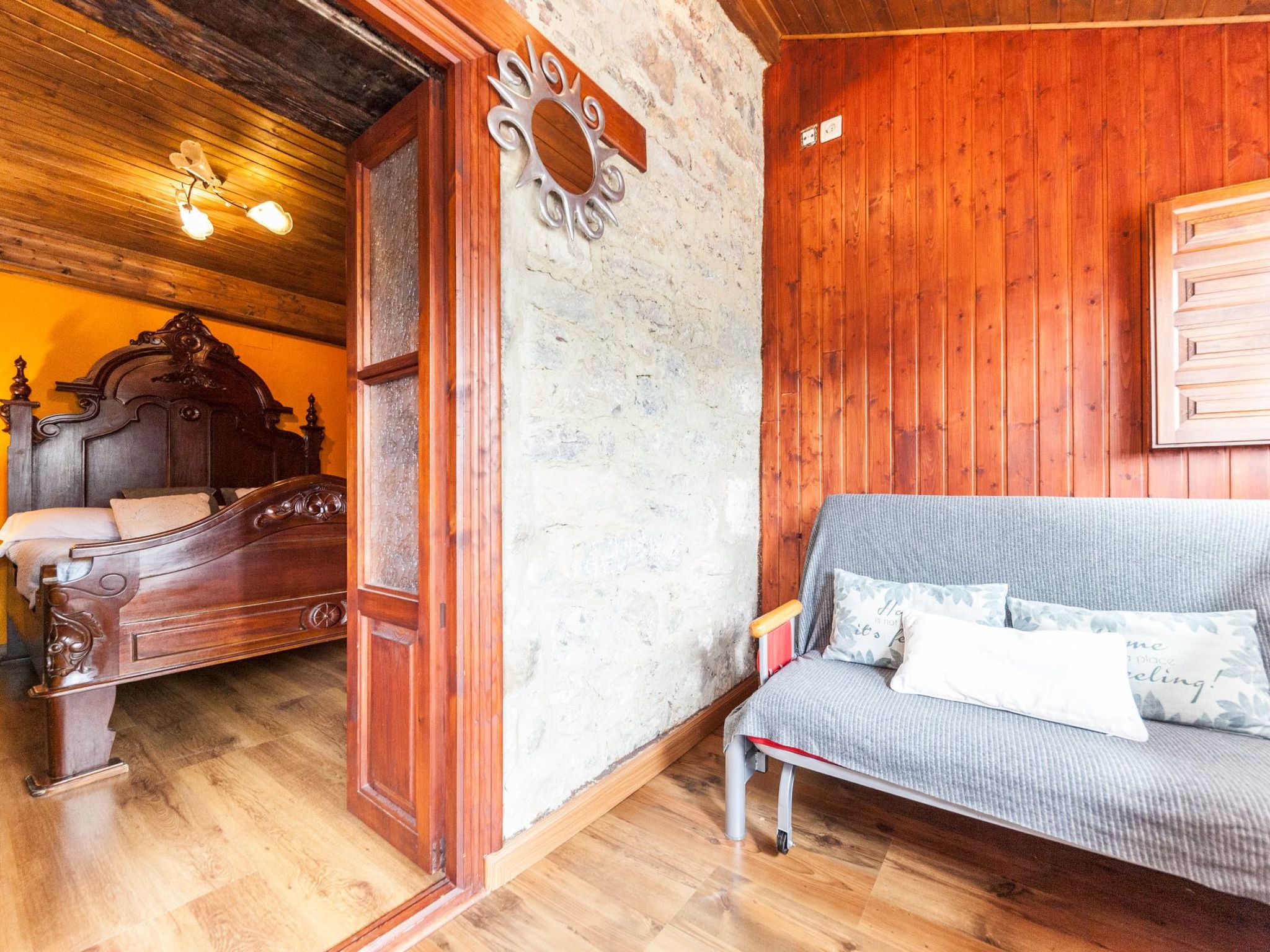 Berghütte mit Terrasse, Kamin und Jacuzzi-Binnen