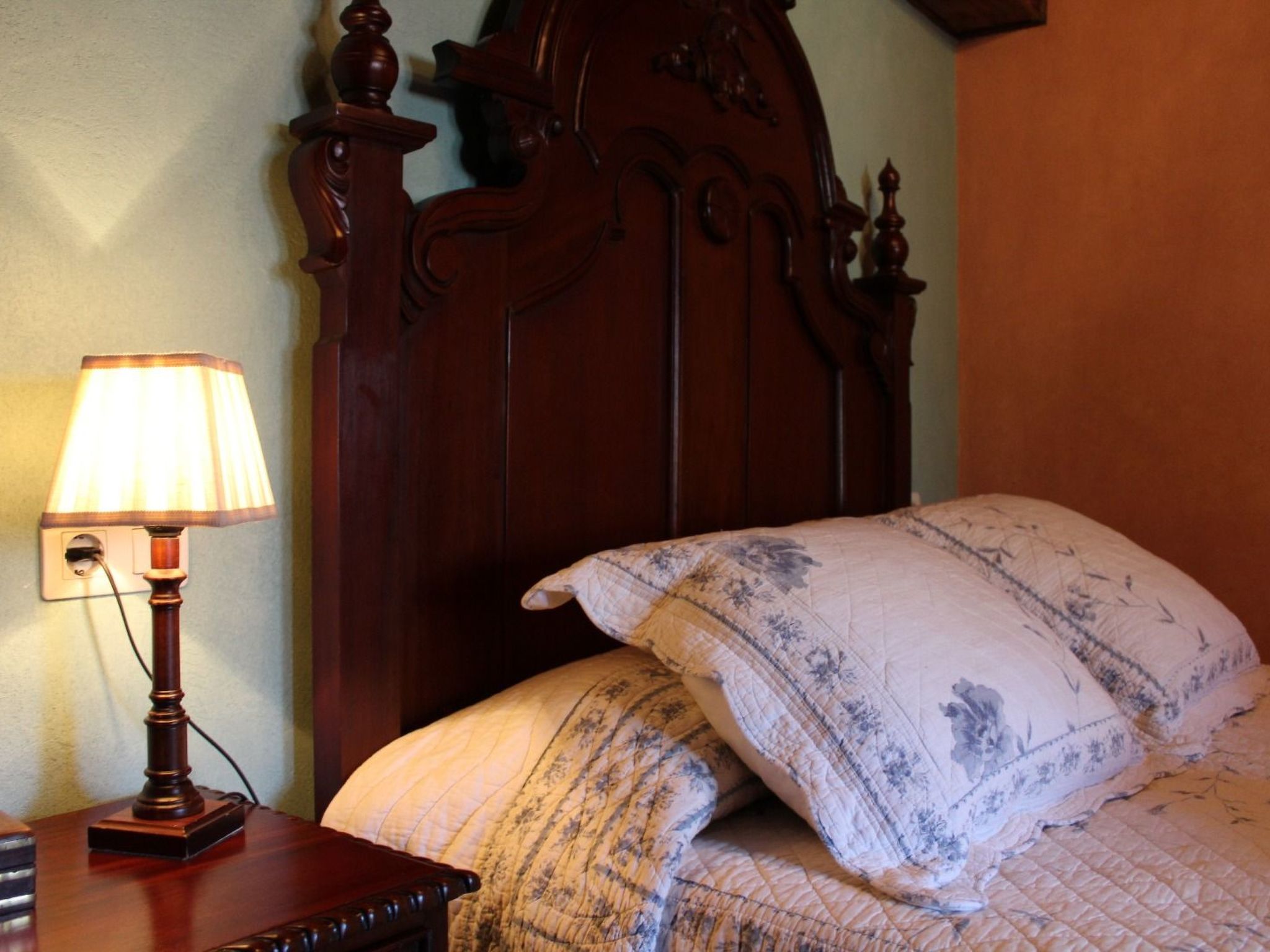 Berghütte mit Terrasse, Kamin und Jacuzzi-Binnen