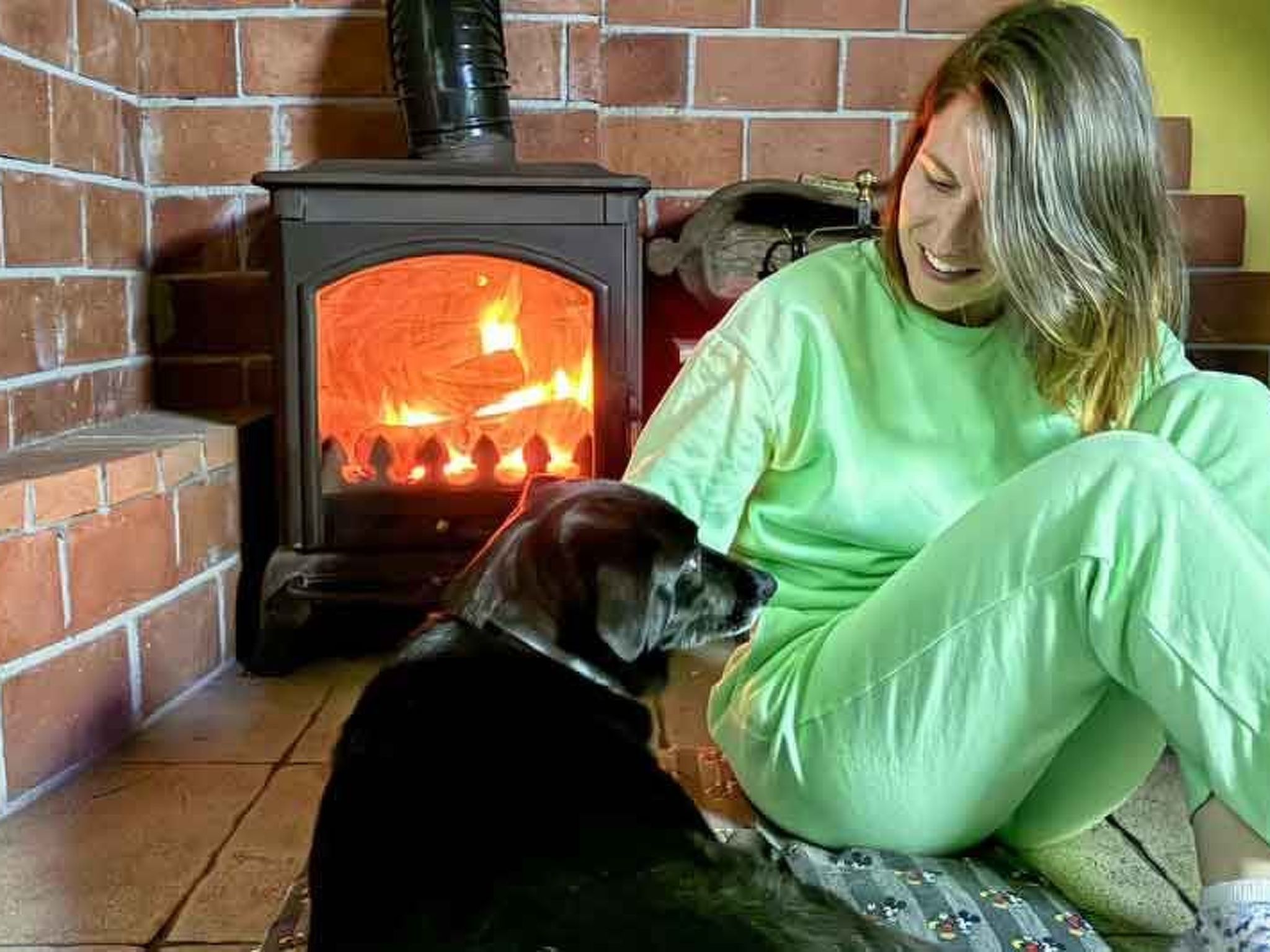 Berghütte mit Terrasse, Kamin und Jacuzzi-Binnen
