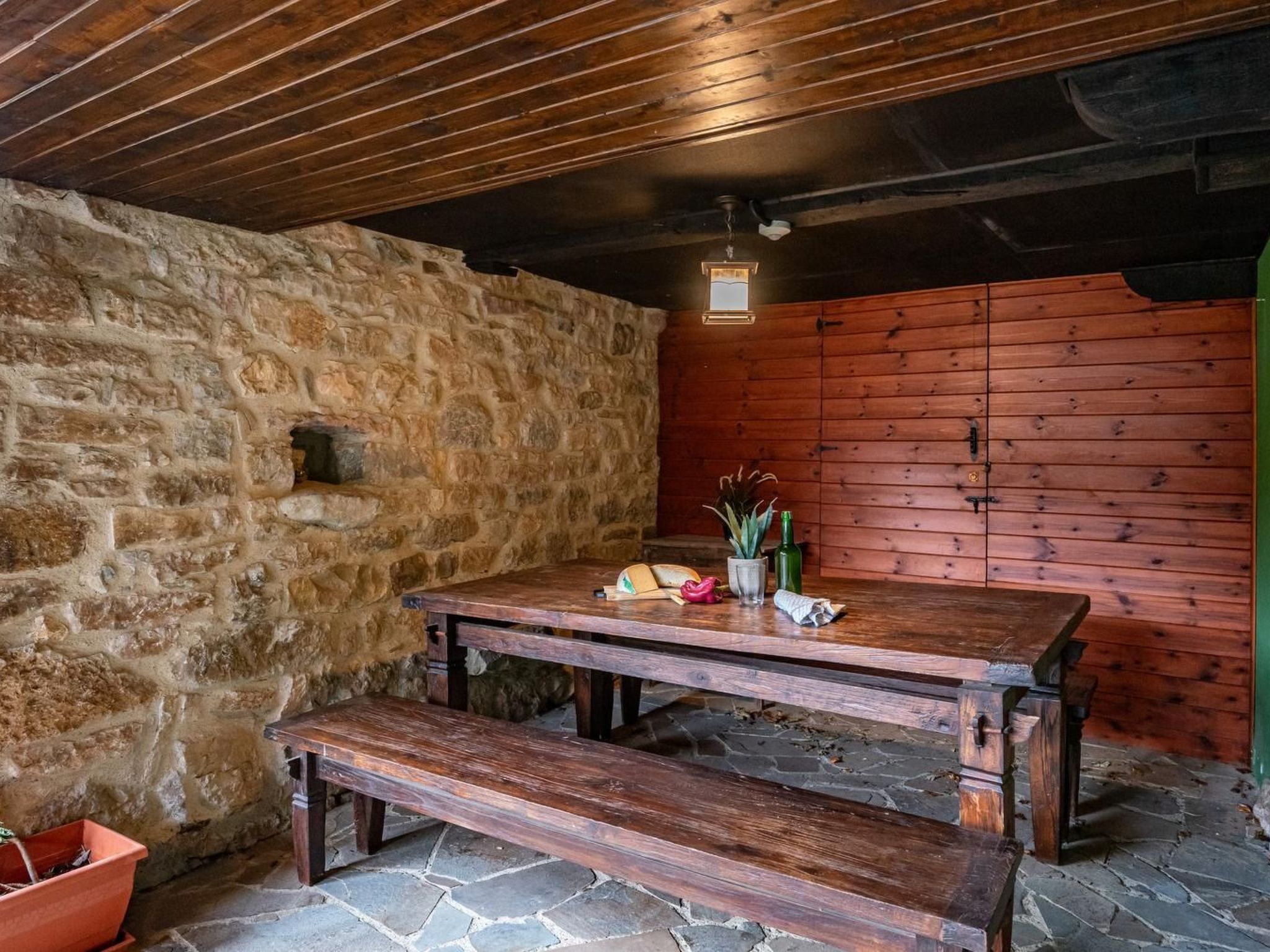 Berghütte mit Terrasse, Kamin und Jacuzzi-Binnen
