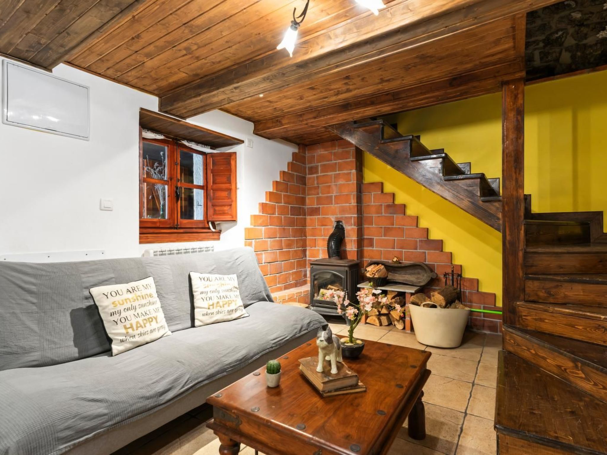 Berghütte mit Terrasse, Kamin und Jacuzzi-Binnen