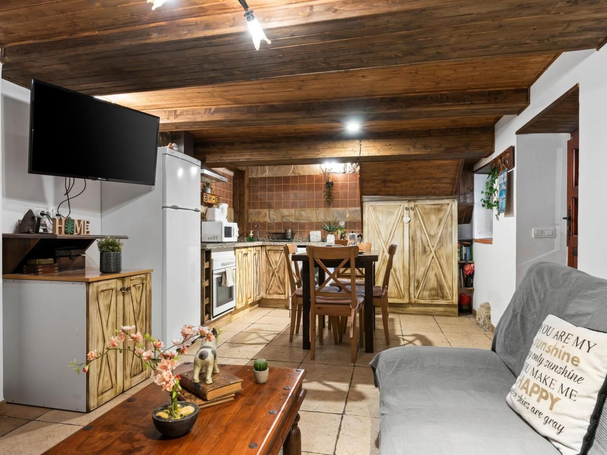 Berghütte mit Terrasse, Kamin und Jacuzzi-Binnen