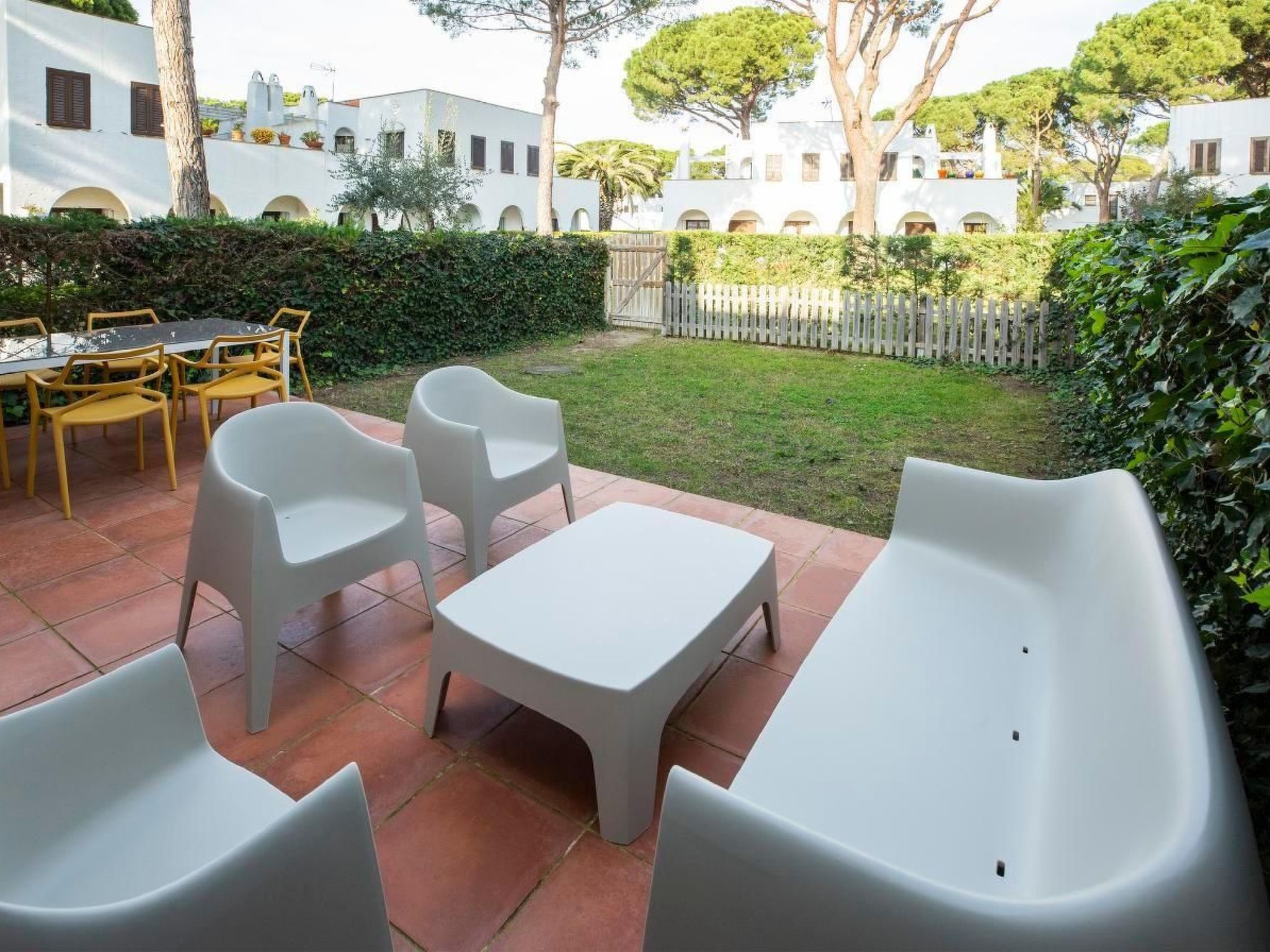 Pinyera mit Gemeinschaftspool