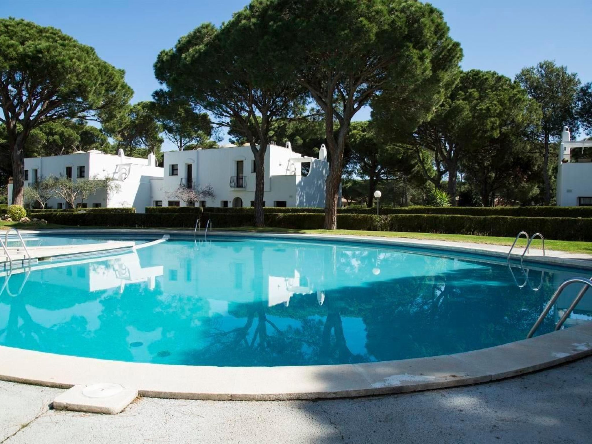 Pinyera mit Gemeinschaftspool - Image-tags.info