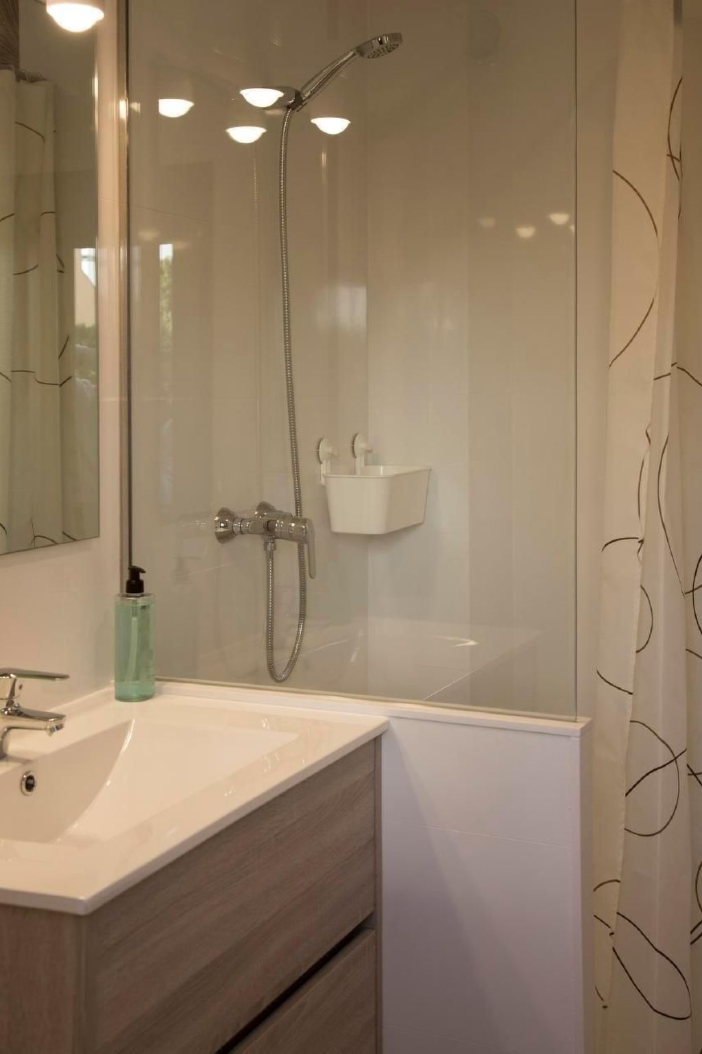 Pinyera mit Gemeinschaftspool - Image-tags.info