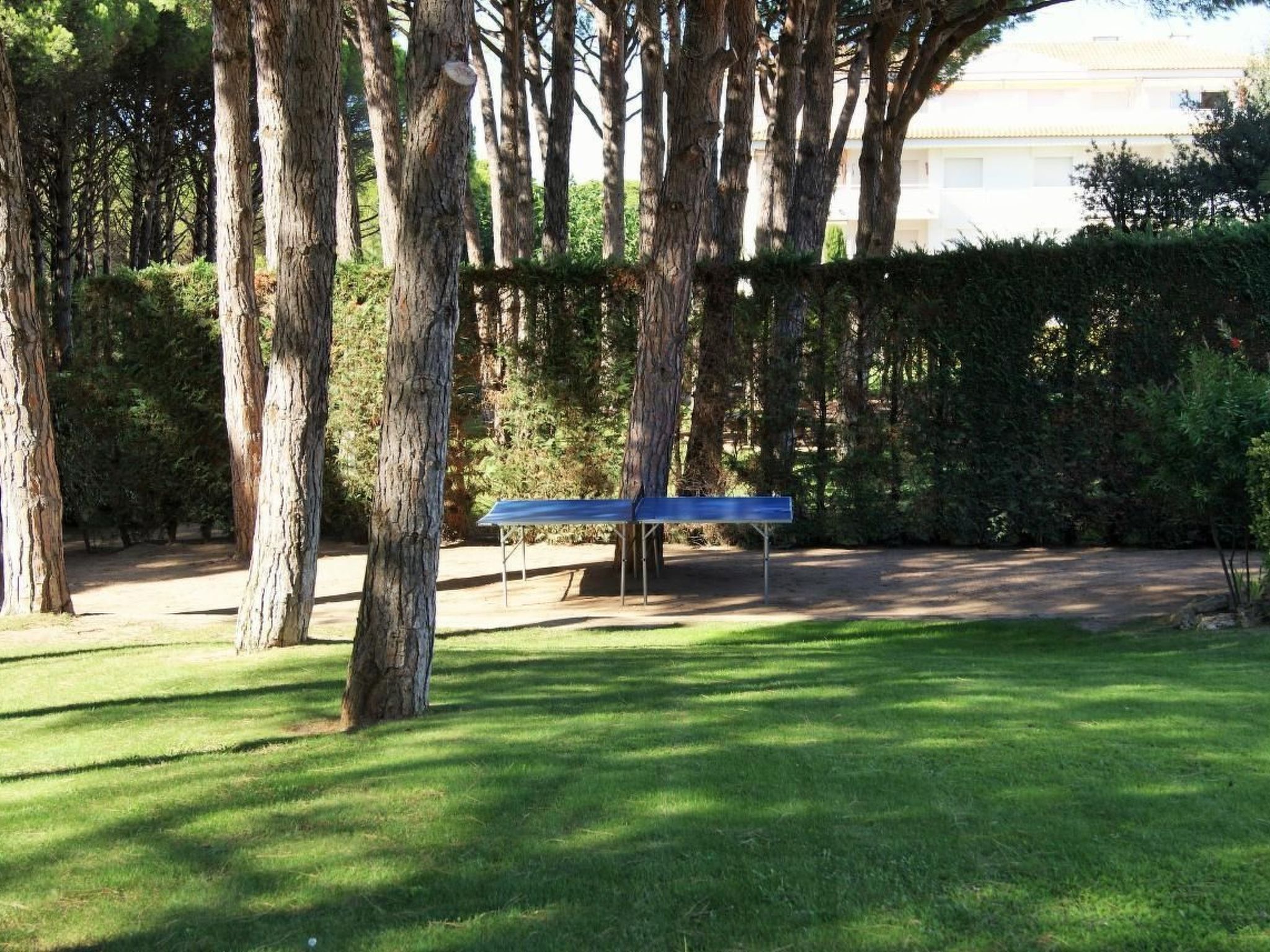 Moderne Ferienwohnung mit Pool und Garten