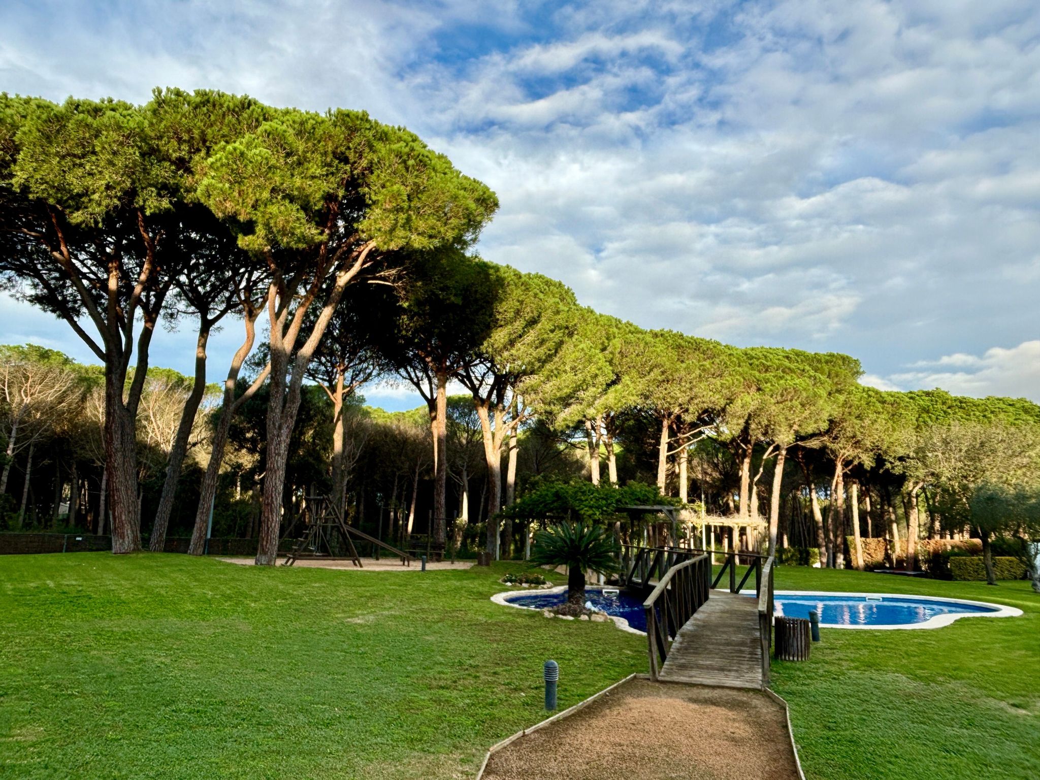 Moderne Ferienwohnung mit Pool und Garten - Image-tags.info