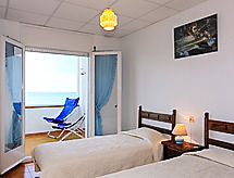 Frontaal zeezicht appartement op 50 meter van het strand in Llançà - thumbnail 5