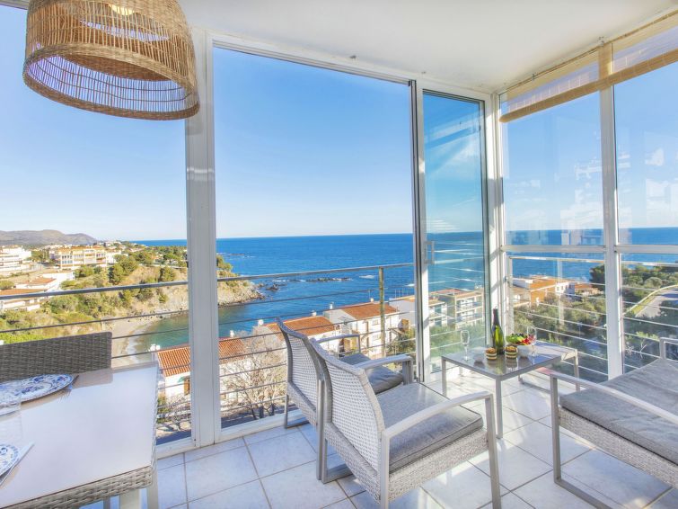 Appartement Indalo in Llançà met prachtig bergzicht en zeezicht in Llançà