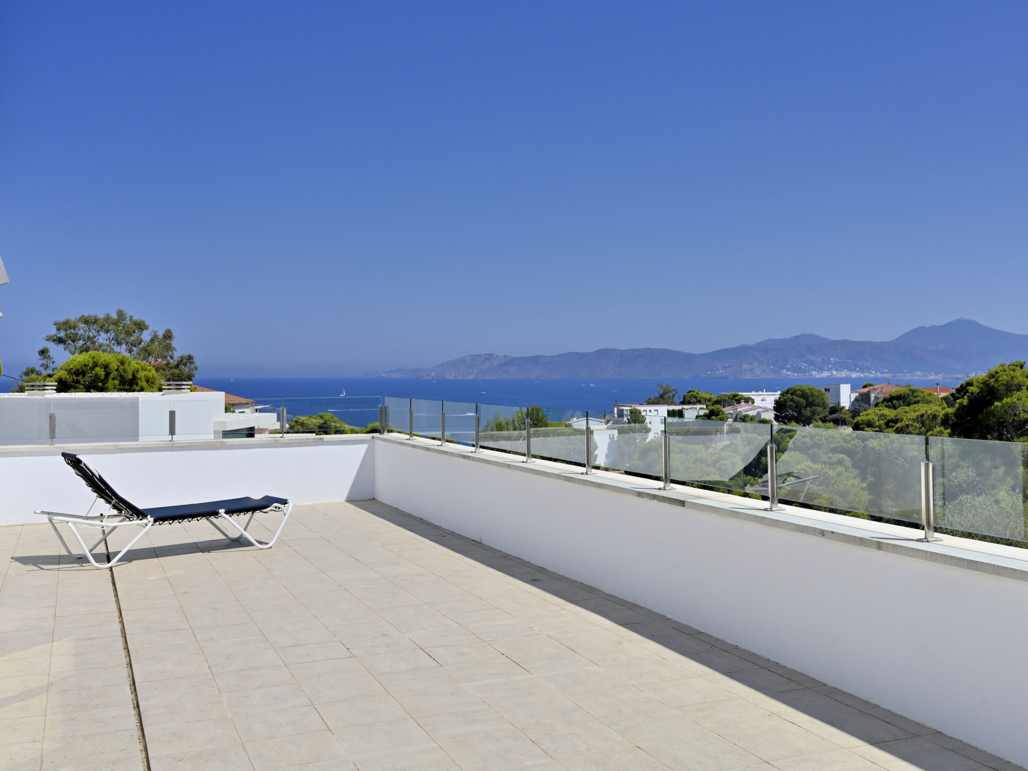 Photo of WELCS VILLA MODERNA 031 EMP con Piscina y Vistas