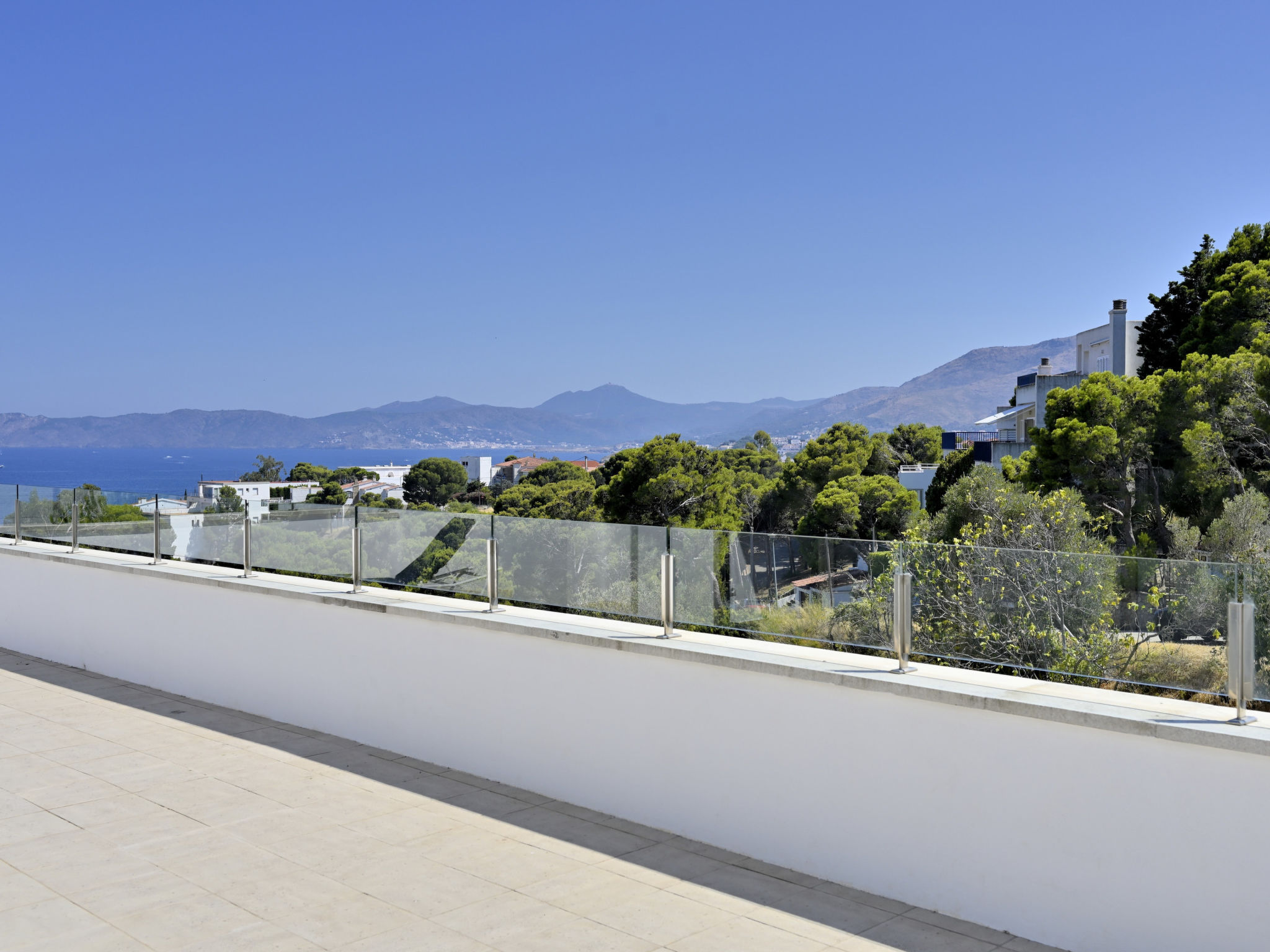 Photo of WELCS VILLA MODERNA 031 EMP con Piscina y Vistas