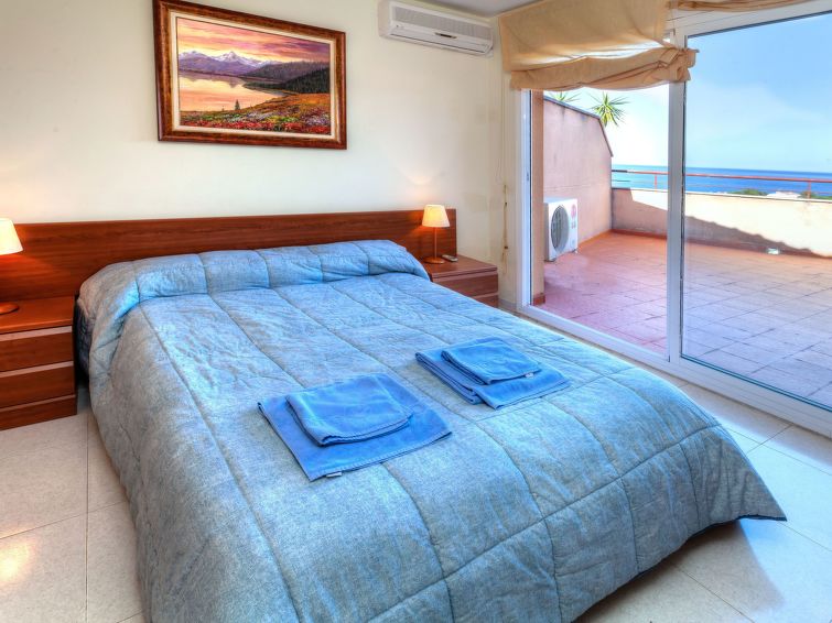 Search and Stay destination Llançà, CT - Spain from AU$ 261. Fané