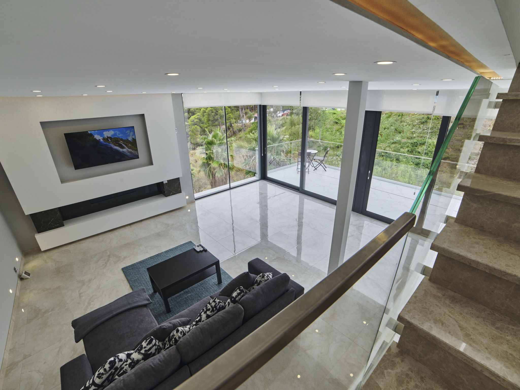 Photo of WELCS VILLA MODERNA 097 EMP con piscina