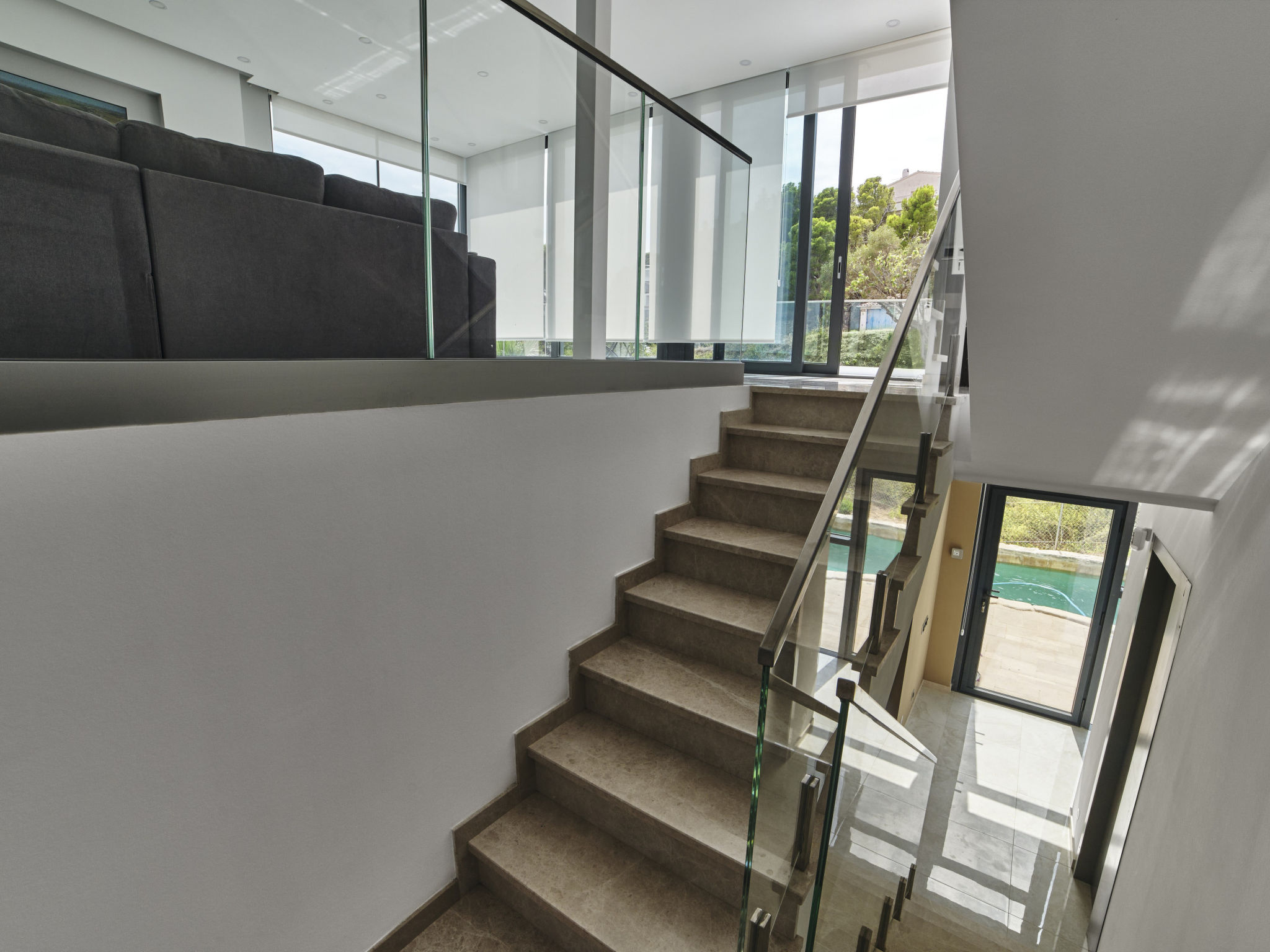 Photo of WELCS VILLA MODERNA 097 EMP con piscina